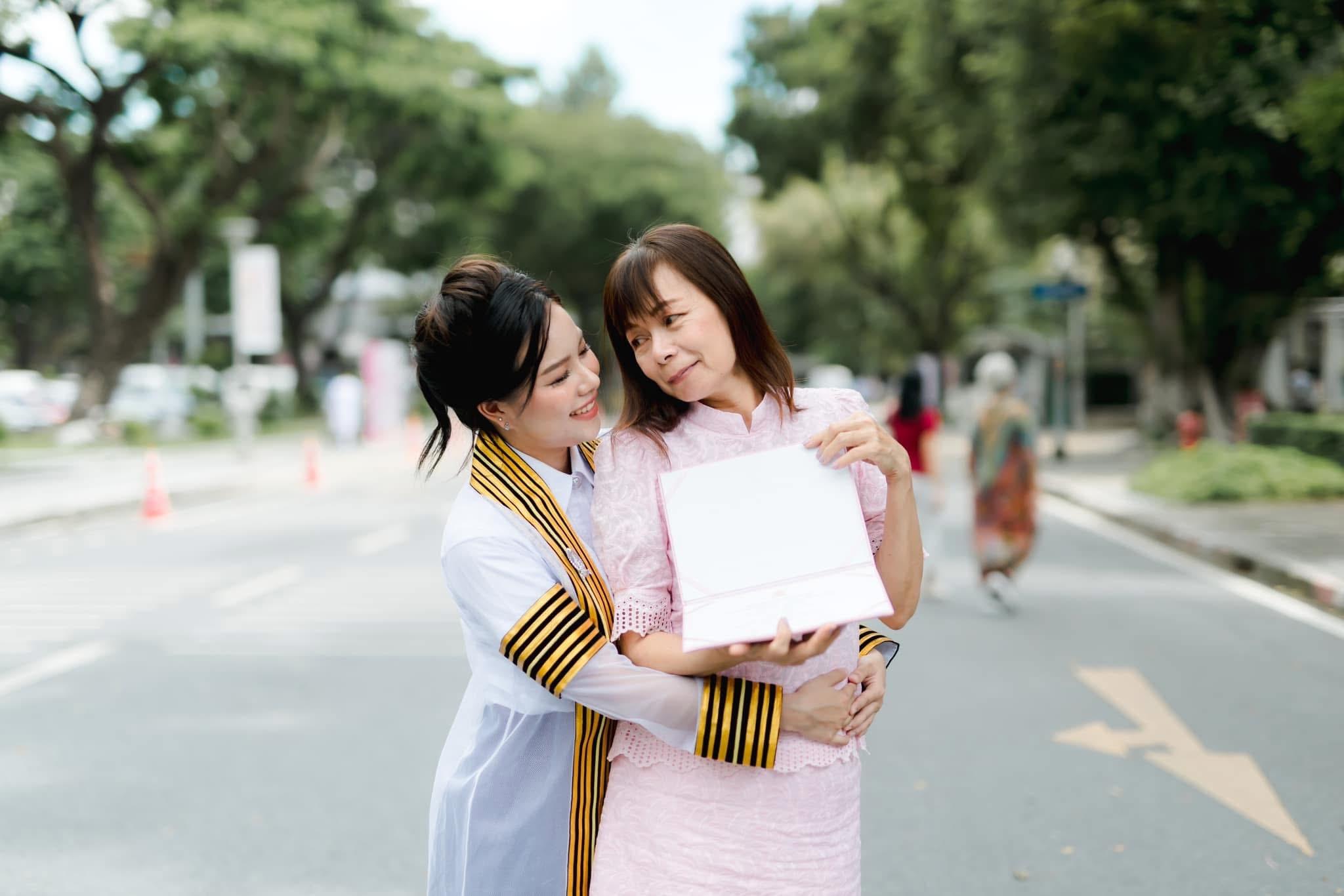 ผลงานรับปริญญา จุฬาลงกรณ์มหาวิทยาลัย โดย Mika 7 Foto ภาพที่ 3