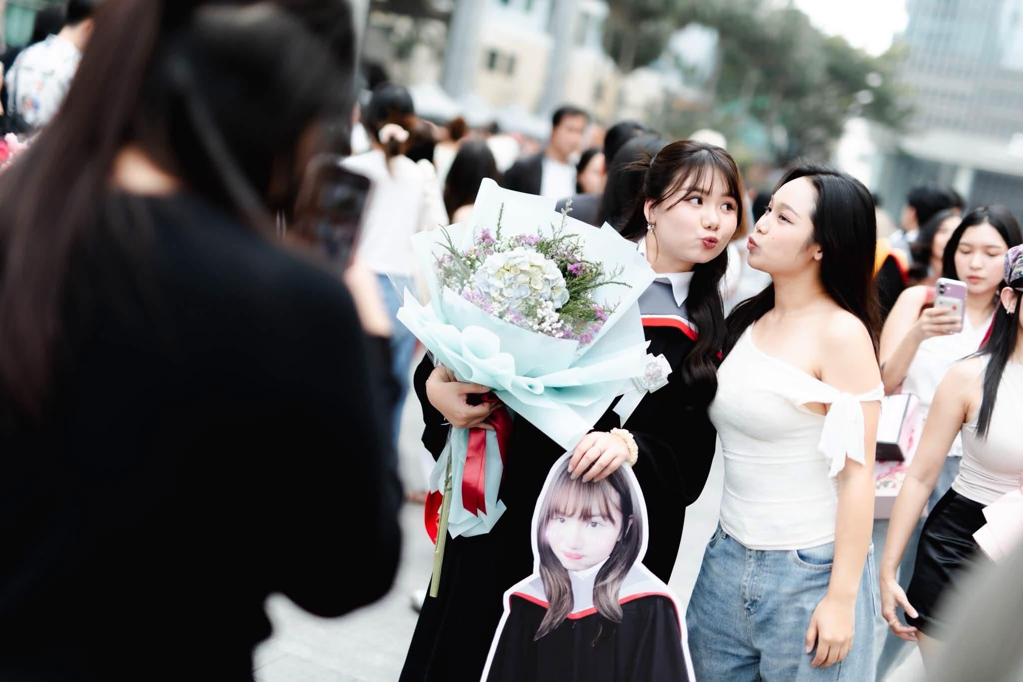 ผลงานรับปริญญา มหาวิทยาลัยศรีนครินทรวิโรฒ โดย Mika 7 Foto ภาพที่ 15