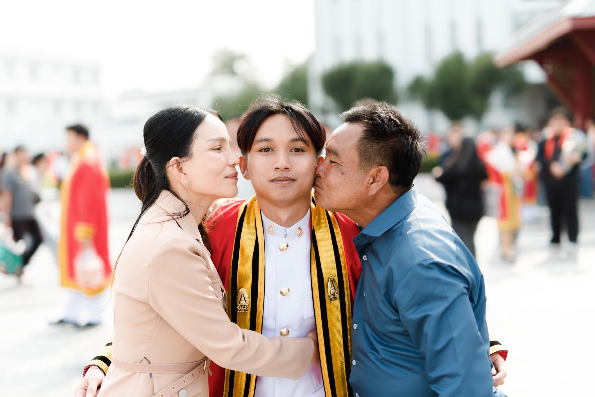 ผลงานรับปริญญา มหาวิทยาลัยเทคโนโลยีพระจอมเกล้าธนบุรี โดย Mika 7 Foto ภาพที่ 19