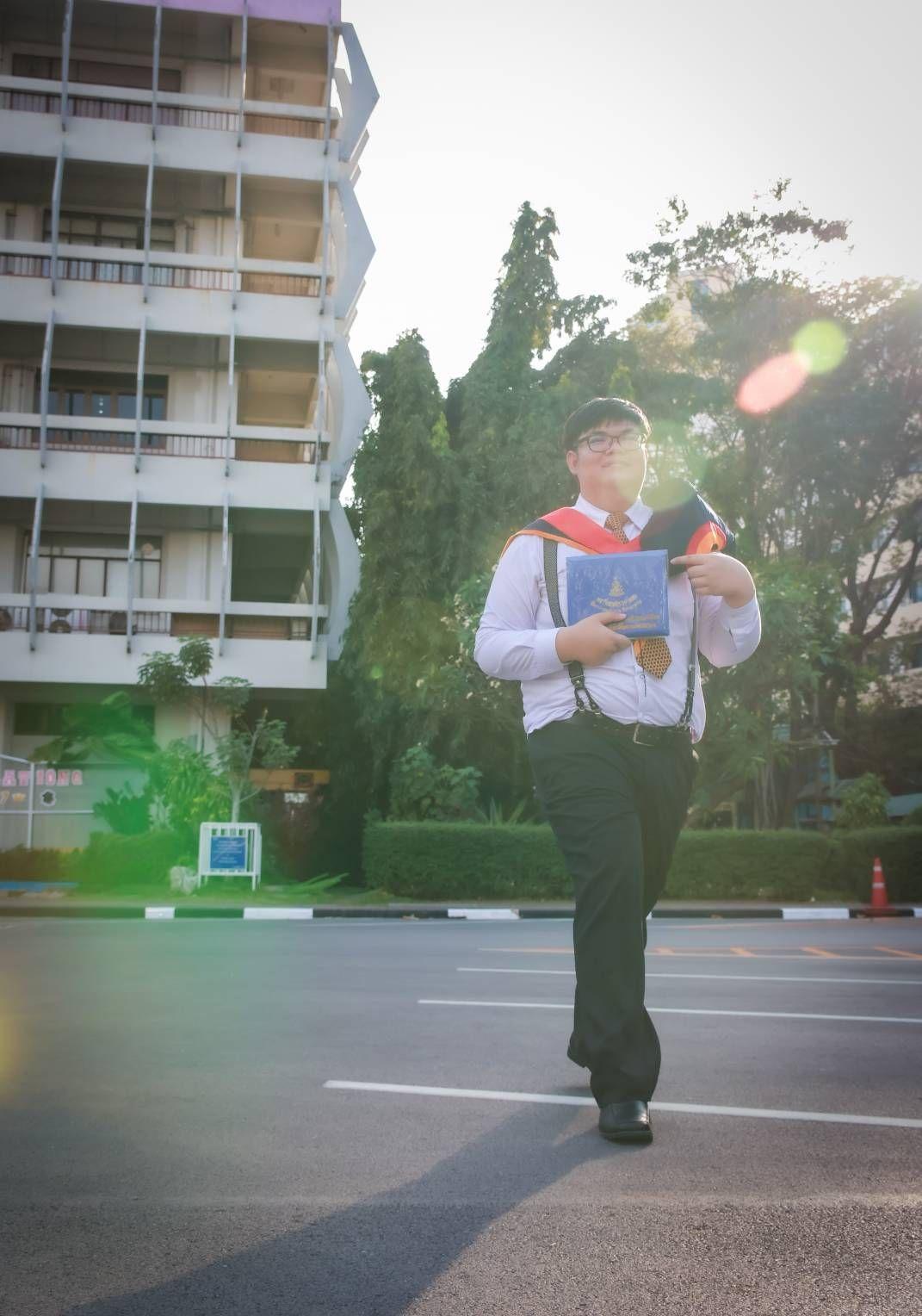 ผลงานรับปริญญา มหาวิทยาลัยรามคำแหง โดย โชค คนสร้างภาพ ภาพที่ 5