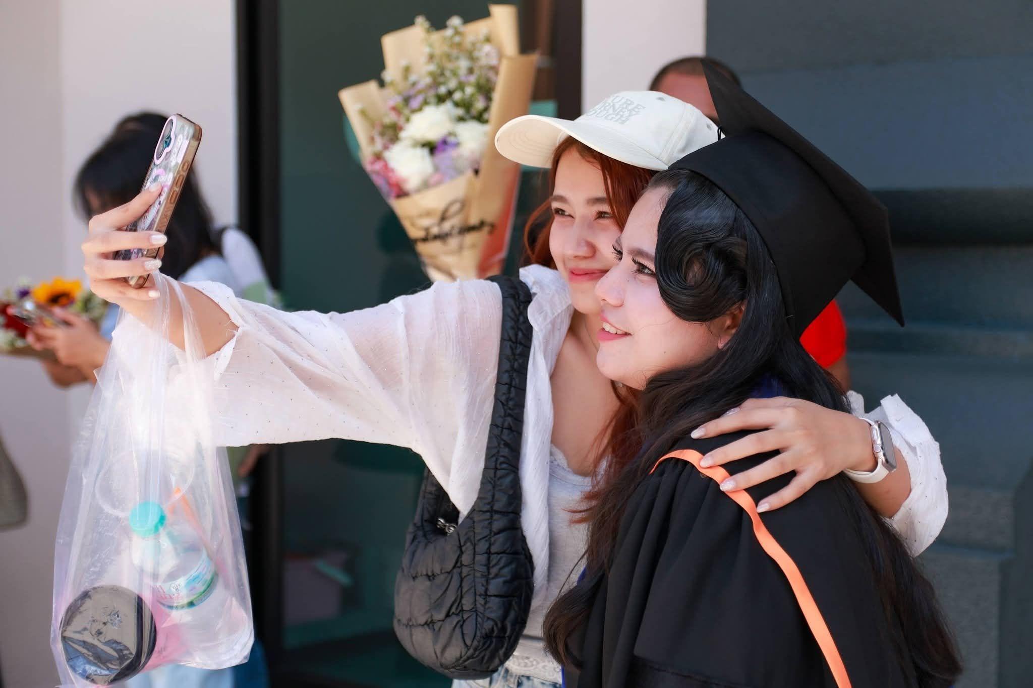 ผลงานรับปริญญา วิทยาลัยเซนต์หลุยส์ โดย โชค คนสร้างภาพ ภาพที่ 4