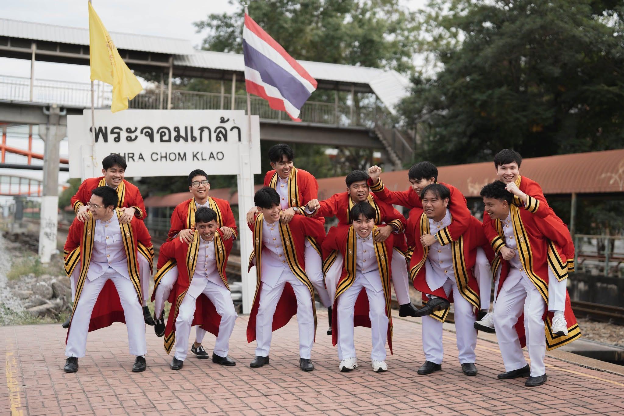 ผลงานรับปริญญา สถาบันเทคโนโลยีพระจอมเกล้าเจ้าคุณทหารลาดกระบัง โดย 30thsnap ภาพที่ 7