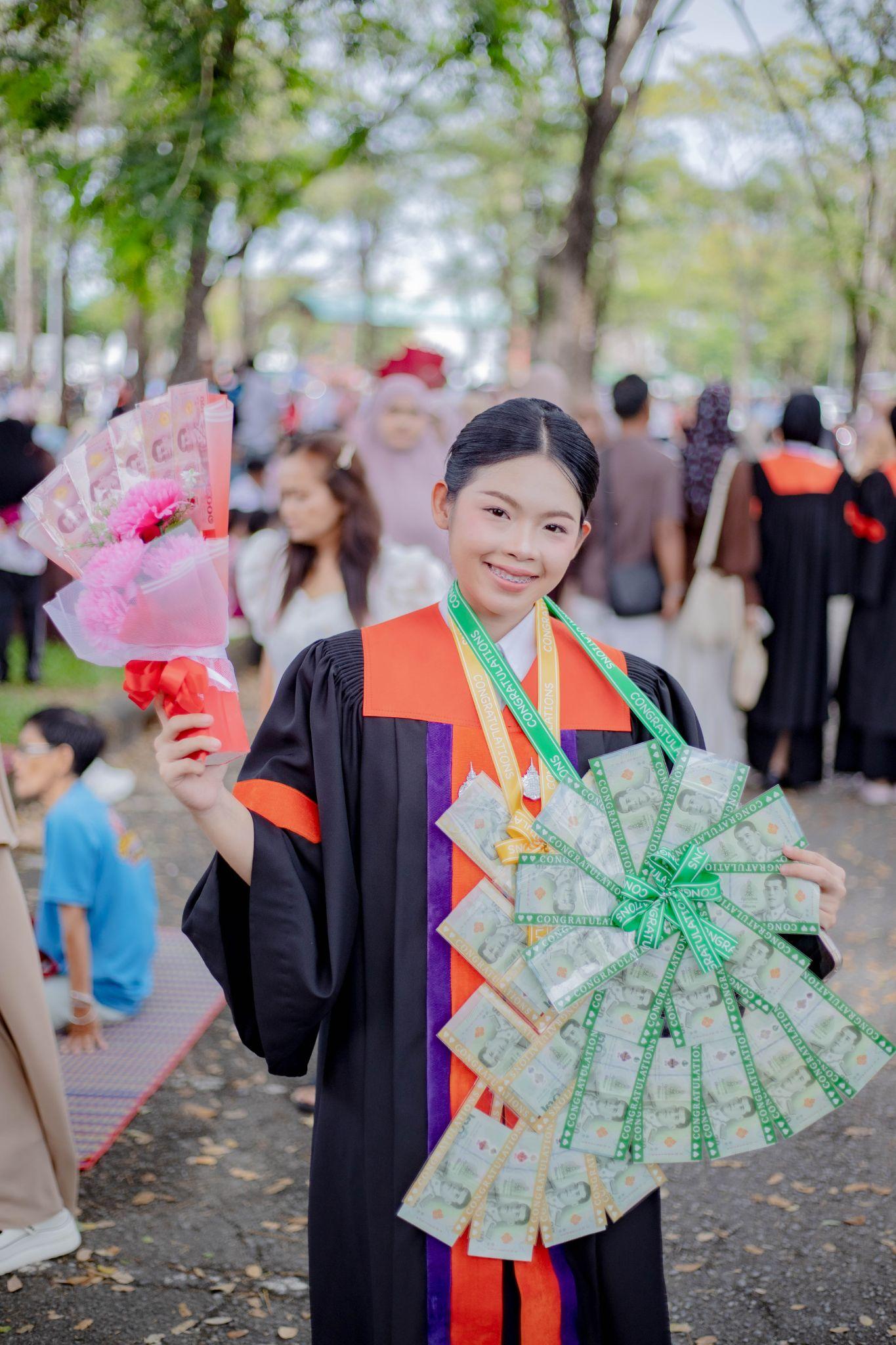 ผลงานรับปริญญา มหาวิทยาลัยวลัยลักษณ์ โดย ช่างภาพแบงค์ Hannistudio ภาพที่ 17