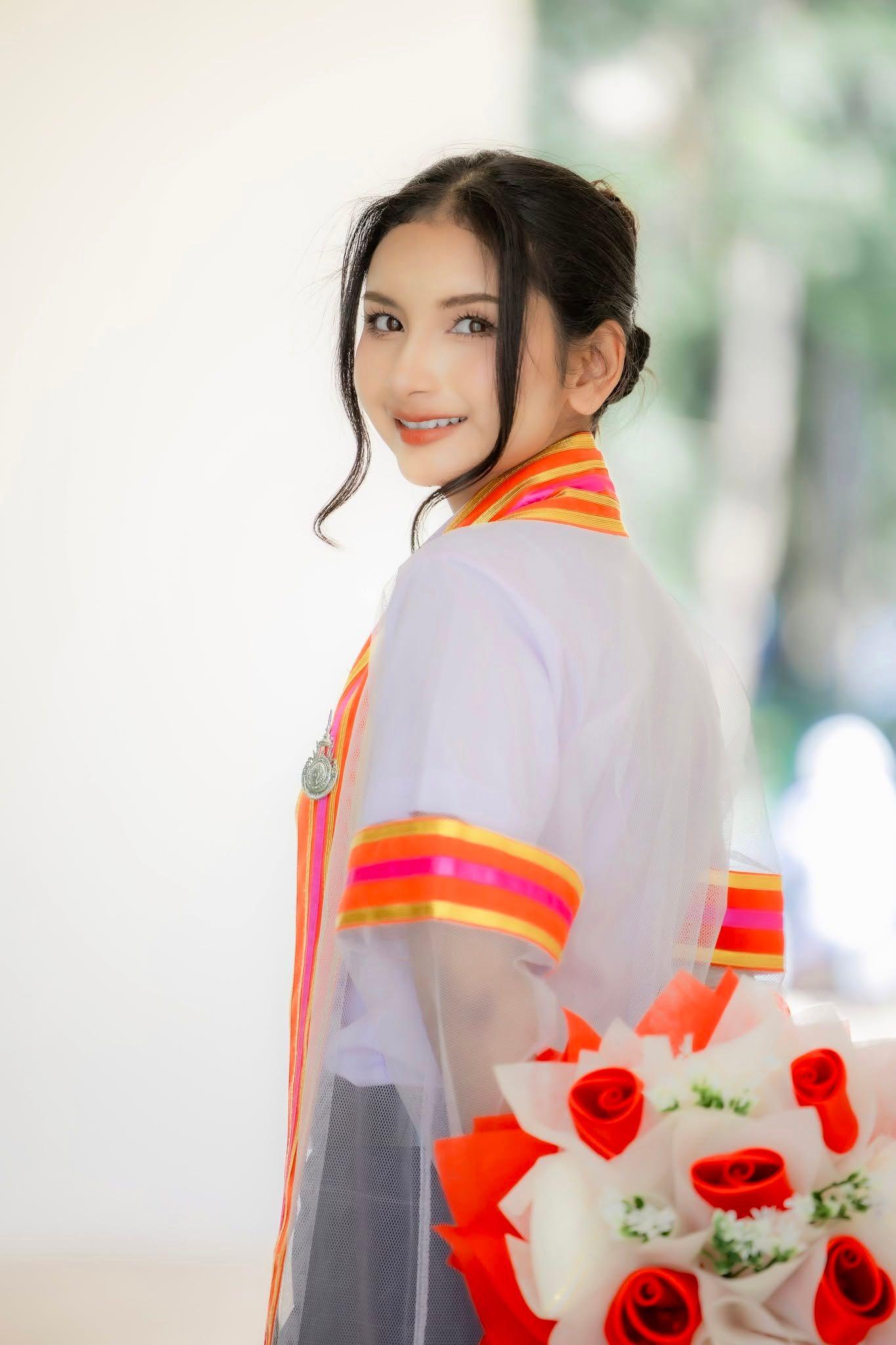 ผลงานรับปริญญา มหาวิทยาลัยเทคโนโลยีราชมงคลอีสาน โดย Phusanisa W. Photographer ภาพที่ 2
