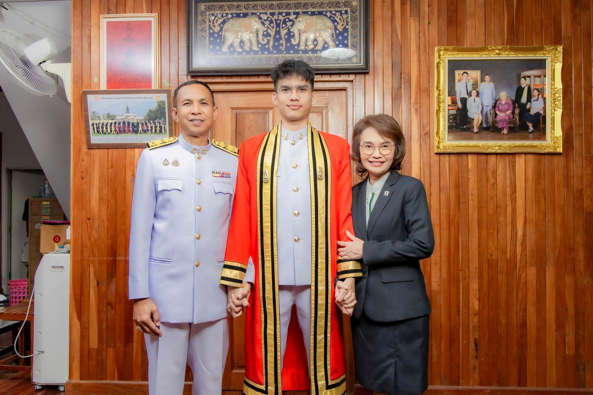 ผลงานรับปริญญา สถาบันเทคโนโลยีพระจอมเกล้าเจ้าคุณทหารลาดกระบัง โดย Phusanisa W. Photographer ภาพที่ 10