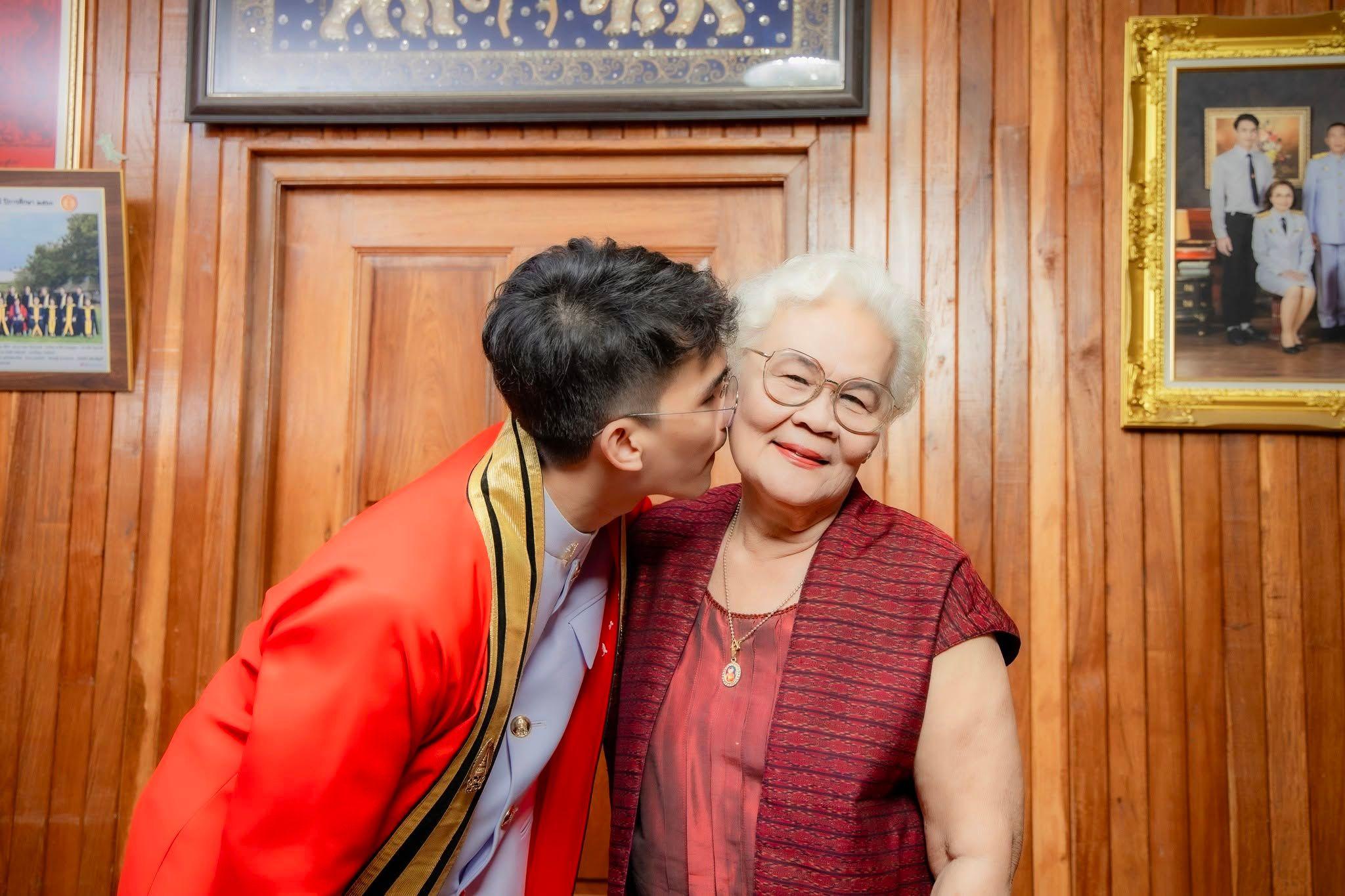 ผลงานรับปริญญา สถาบันเทคโนโลยีพระจอมเกล้าเจ้าคุณทหารลาดกระบัง โดย Phusanisa W. Photographer ภาพที่ 7