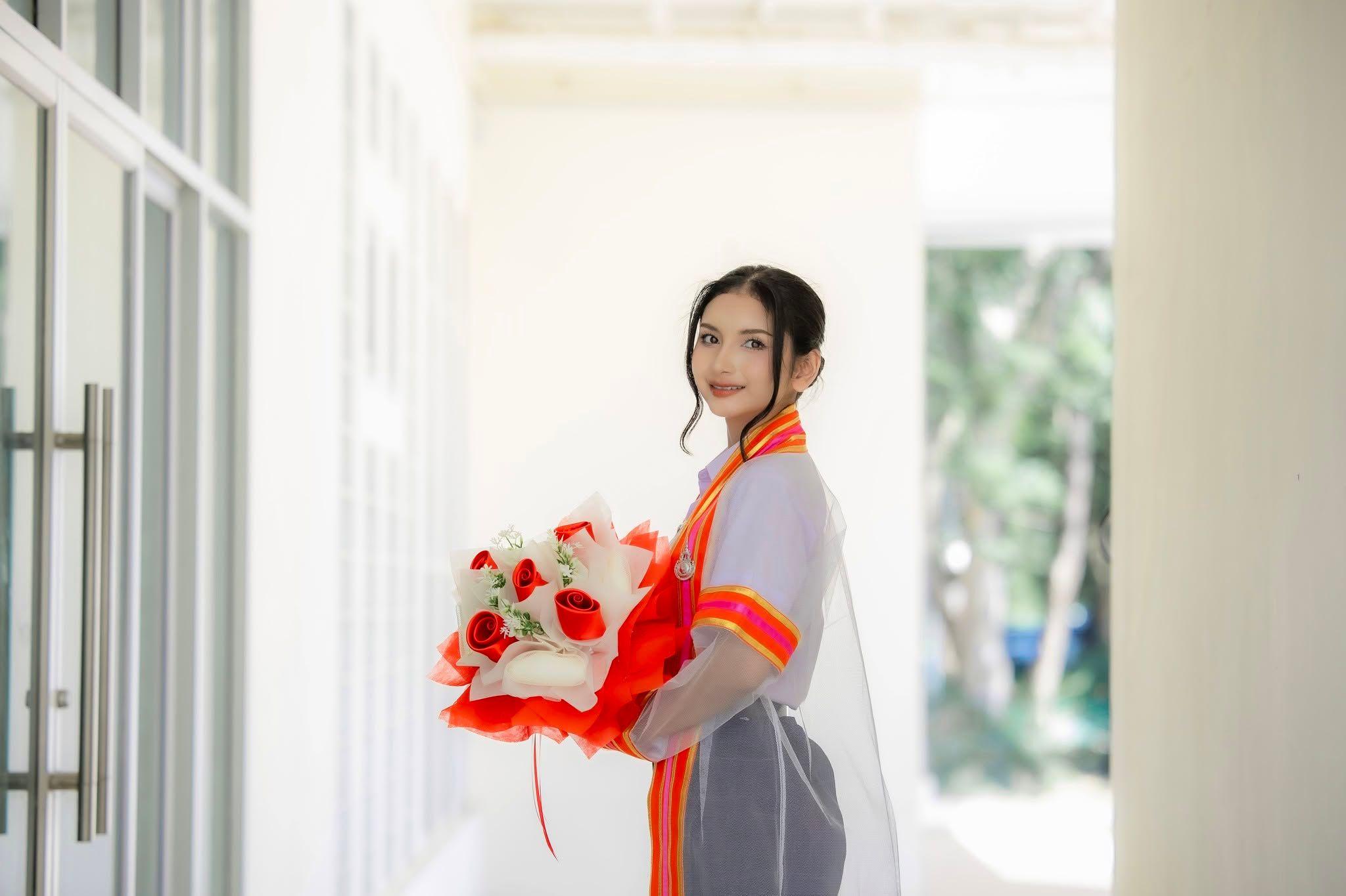 ผลงานรับปริญญา มหาวิทยาลัยเทคโนโลยีราชมงคลอีสาน โดย Phusanisa W. Photographer ภาพที่ 4