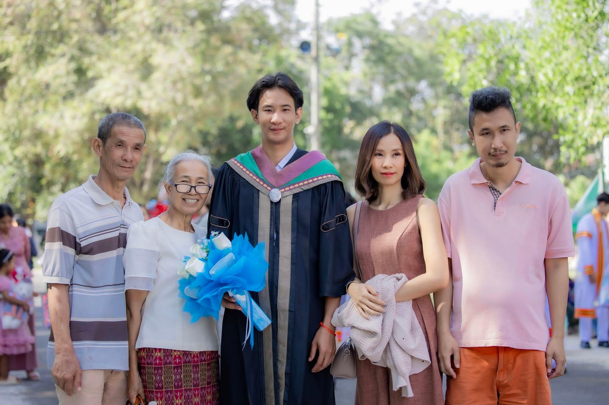 ผลงานรับปริญญา มหาวิทยาลัยเทคโนโลยีราชมงคลอีสาน โดย Phusanisa W. Photographer ภาพที่ 15