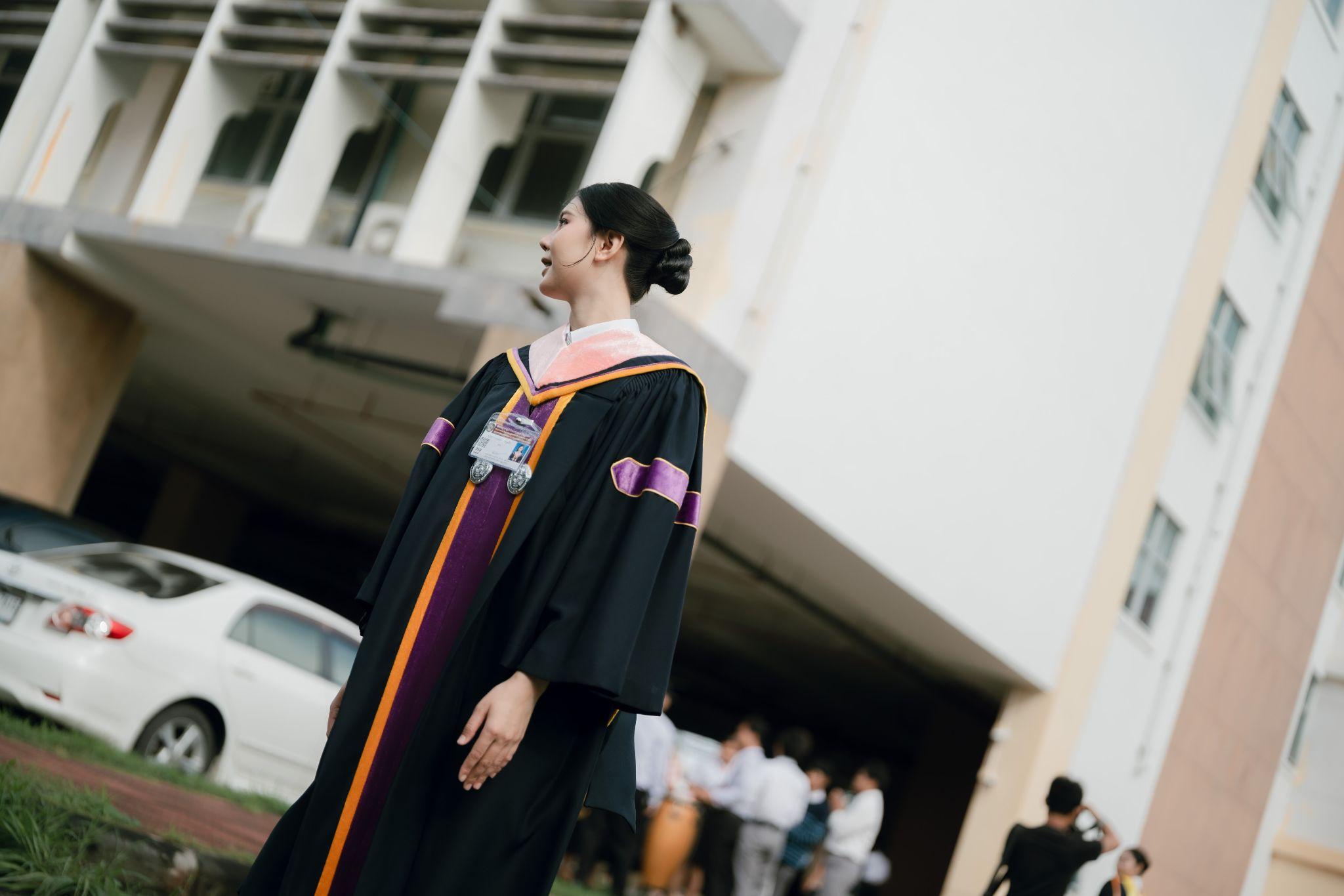ผลงานรับปริญญา มหาวิทยาลัยราชภัฏบุรีรัมย์ โดย padcha ภาพที่ 3