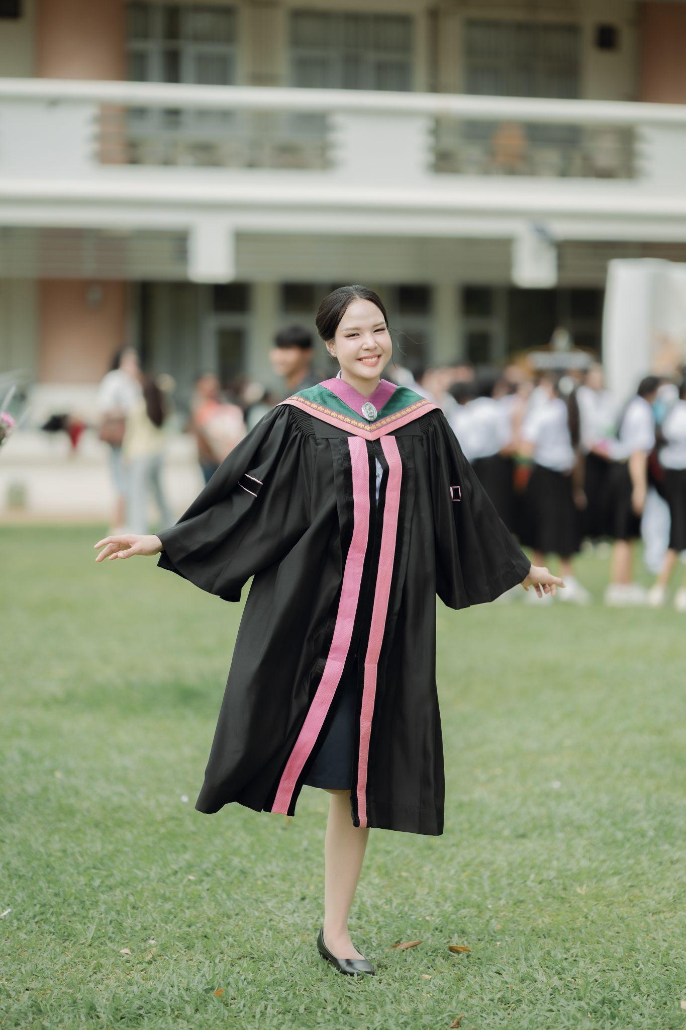ผลงานรับปริญญา มหาวิทยาลัยราชภัฏสุรินทร์ โดย padcha ภาพที่ 2