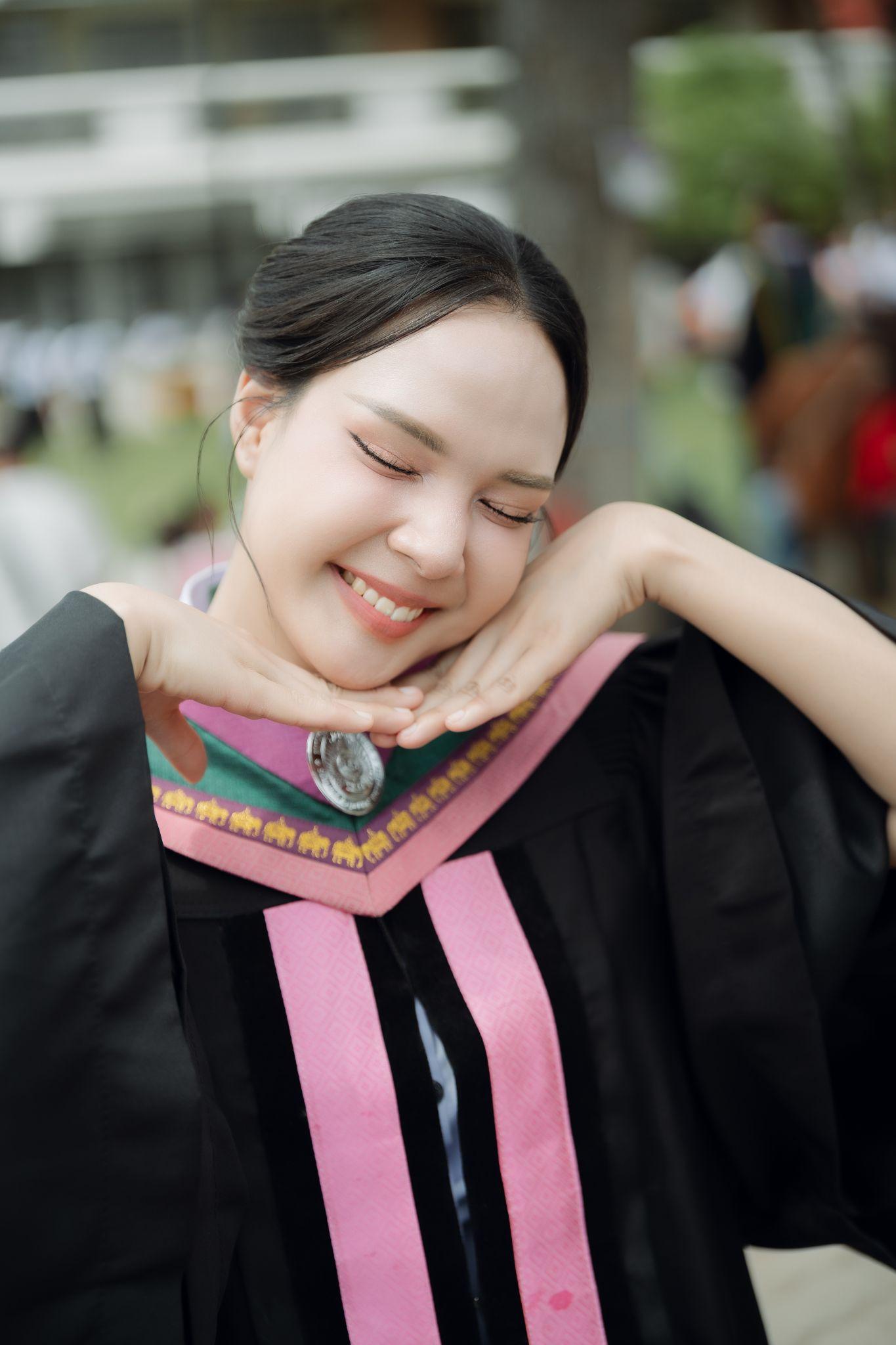 ผลงานรับปริญญา มหาวิทยาลัยราชภัฏสุรินทร์ โดย padcha ภาพที่ 1