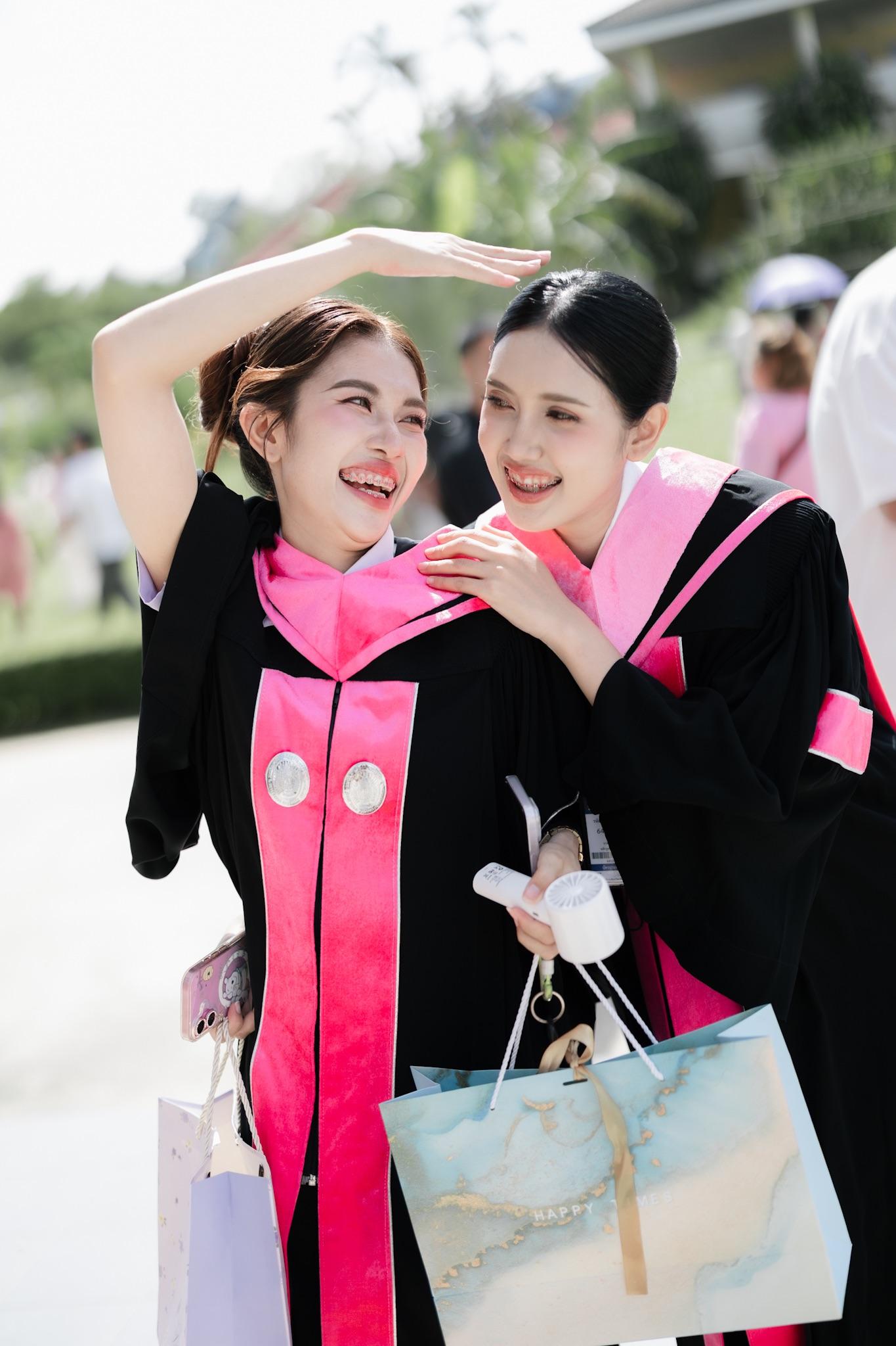 ผลงานรับปริญญา มหาวิทยาลัยราชภัฏสุราษฏร์ธานี โดย ซืน‘วานนน ภาพที่ 18