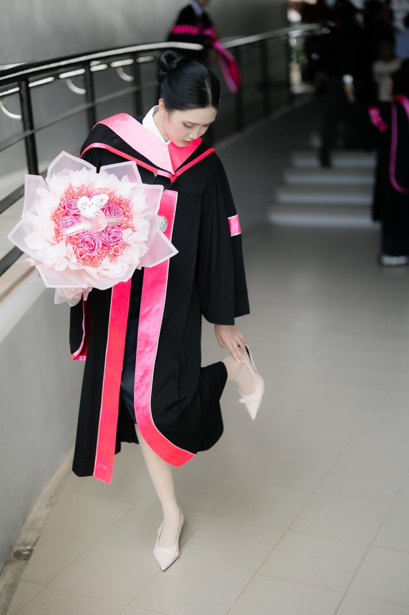 ผลงานรับปริญญา มหาวิทยาลัยราชภัฏสุราษฏร์ธานี โดย ซืน‘วานนน ภาพที่ 6