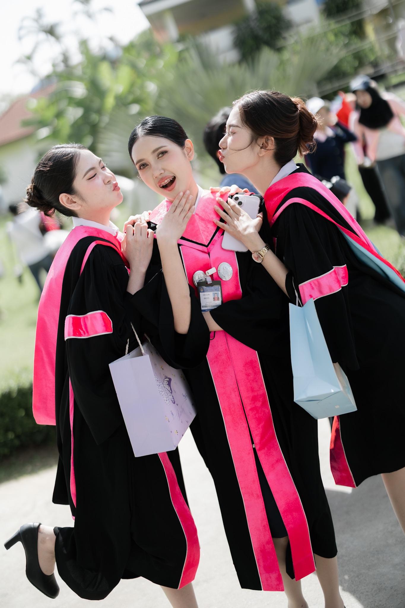ผลงานรับปริญญา มหาวิทยาลัยราชภัฏสุราษฏร์ธานี โดย ซืน‘วานนน ภาพที่ 11
