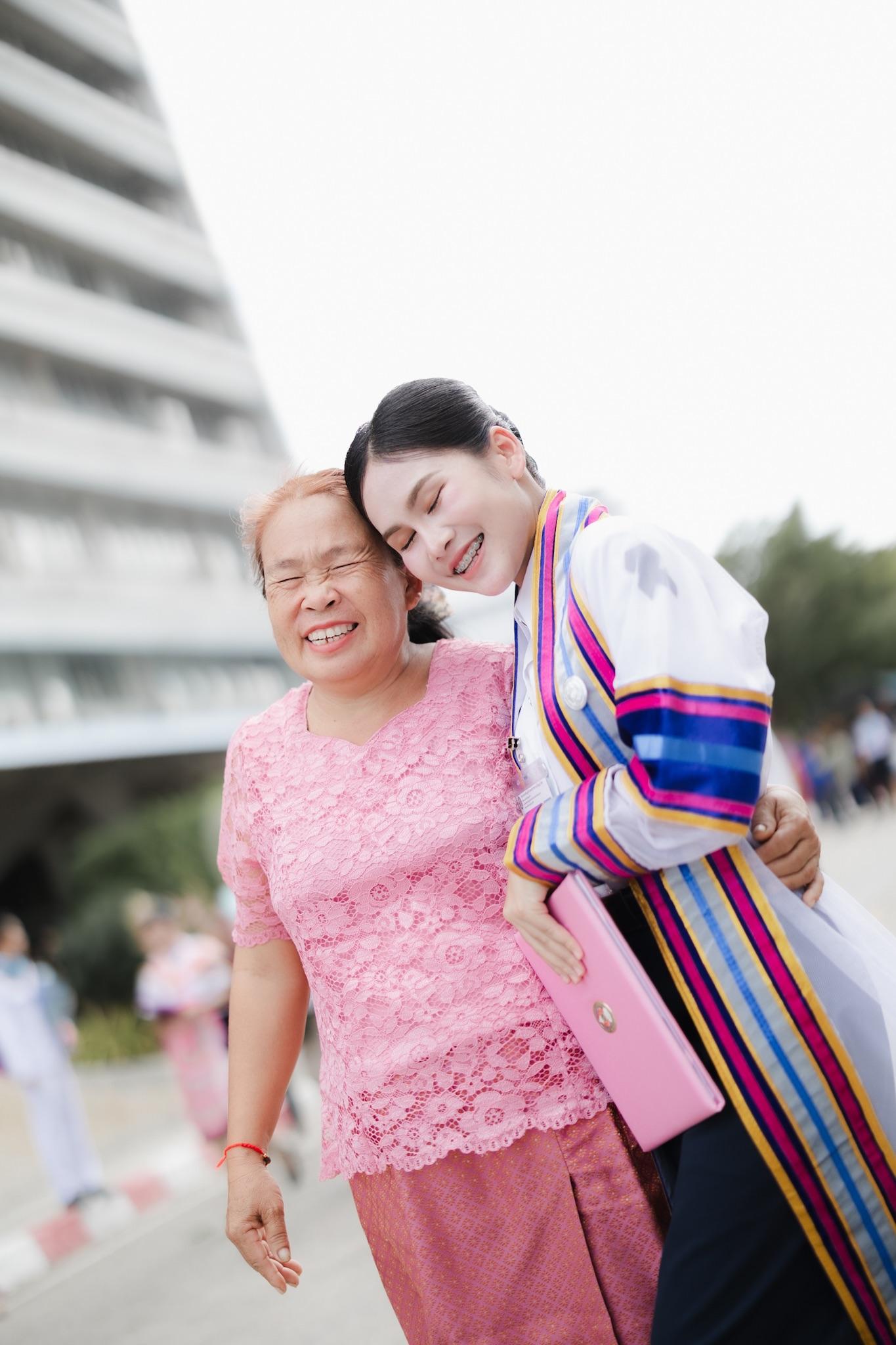 ผลงานรับปริญญา มหาวิทยาลัยราชภัฏอุบลราชธานี โดย ซืน‘วานนน ภาพที่ 9