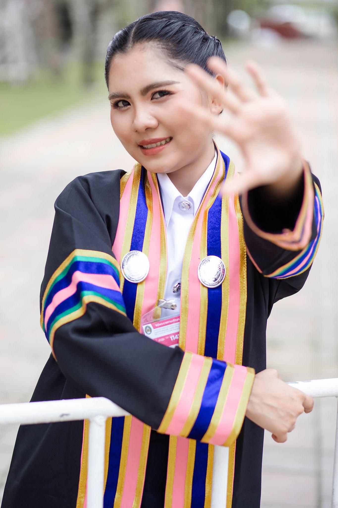 ผลงานรับปริญญา มหาวิทยาลัยราชภัฏหมู่บ้านจอมบึง โดย Kung thanat ภาพที่ 2