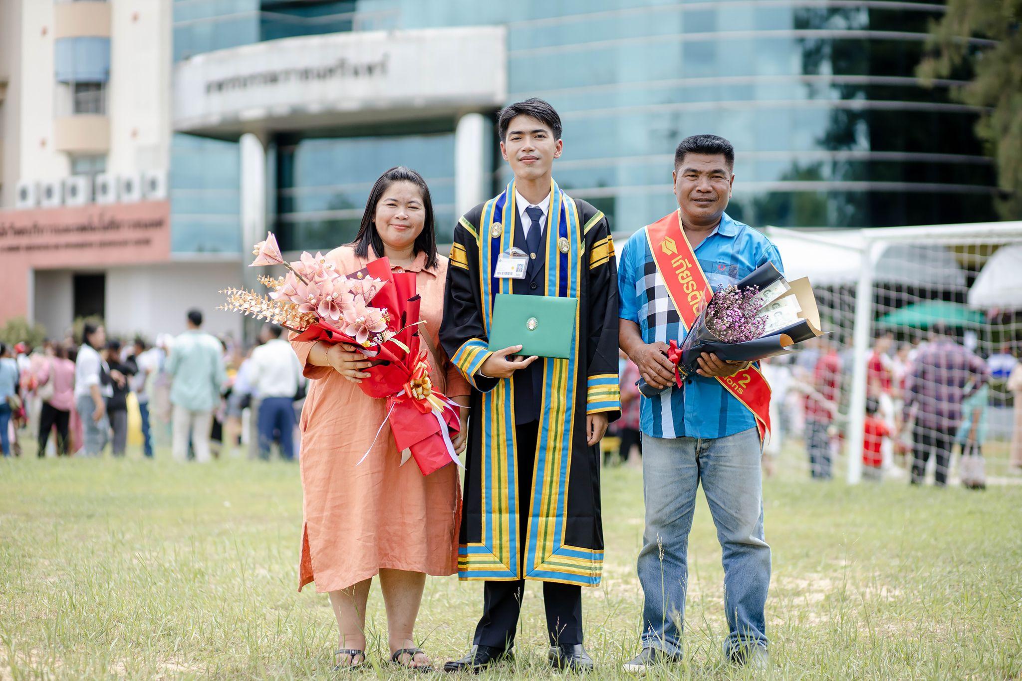 ผลงานรับปริญญา มหาวิทยาลัยราชภัฏเพชรบุรี โดย Kung thanat ภาพที่ 5