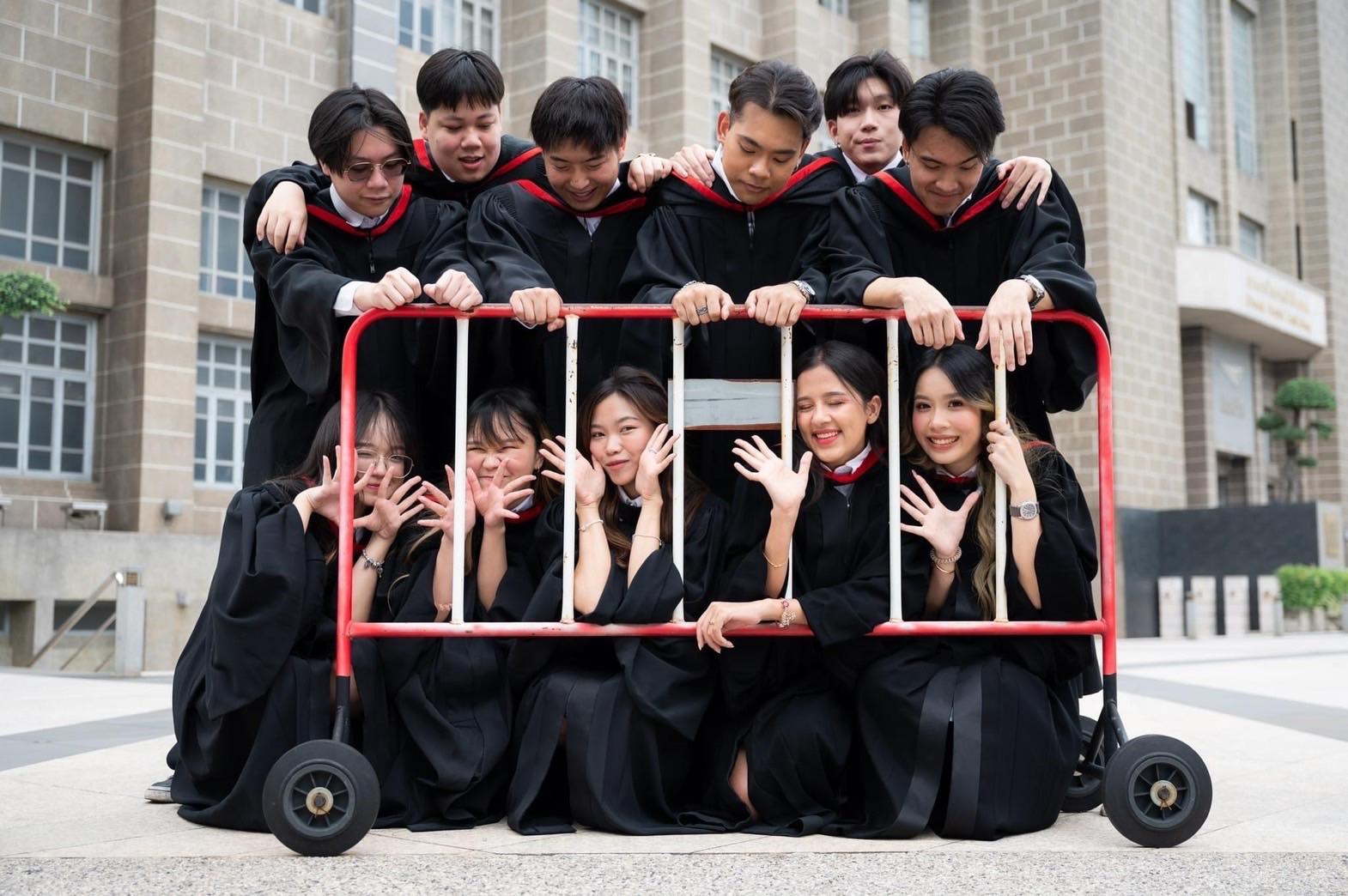 ผลงานรับปริญญา จุฬาลงกรณ์มหาวิทยาลัย โดย ANDA UT ภาพที่ 19