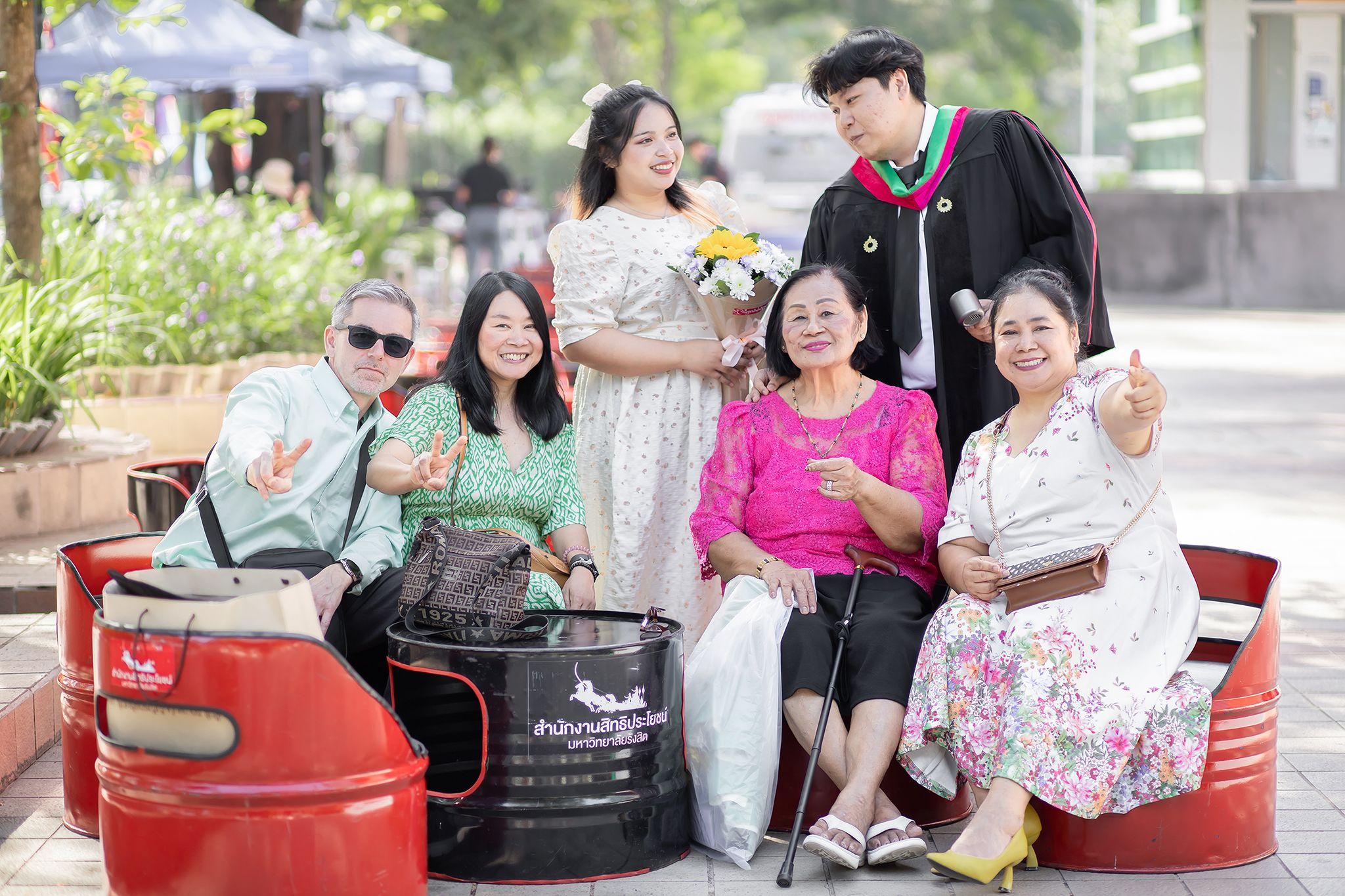ผลงานรับปริญญา มหาวิทยาลัยรังสิต โดย bb_pornchanok ภาพที่ 13