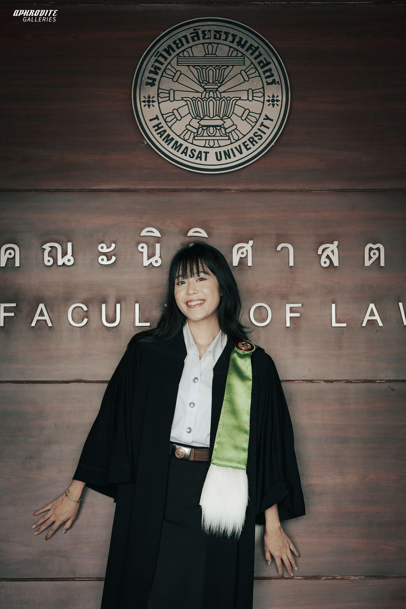 ผลงานรับปริญญา มหาวิทยาลัยธรรมศาสตร์ โดย APHRODITE GALLERIES ภาพที่ 9