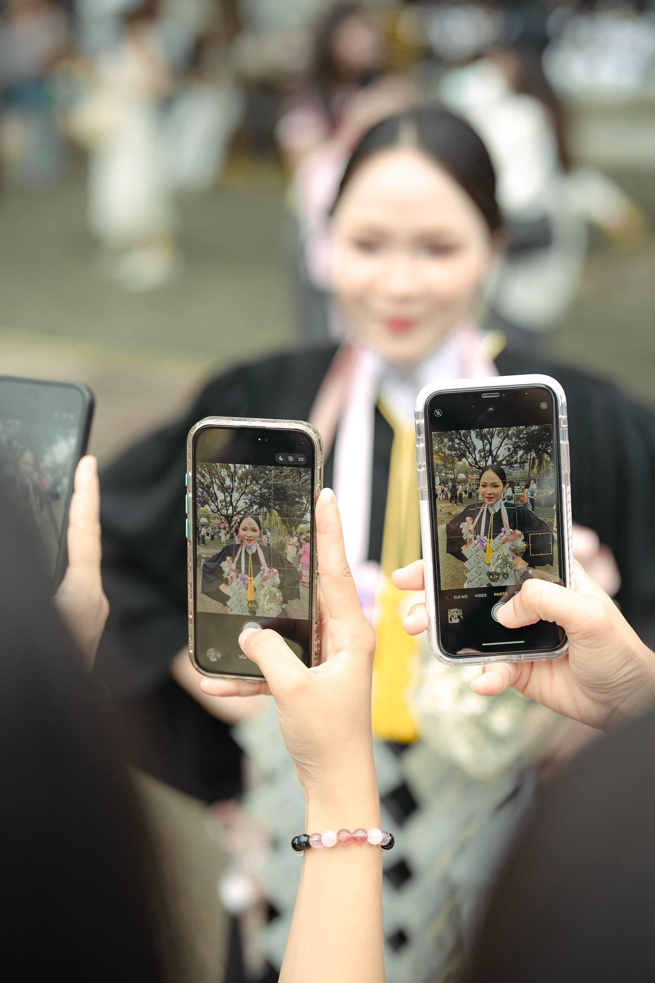 ผลงานรับปริญญา โดย APHRODITE GALLERIES ภาพที่ 3