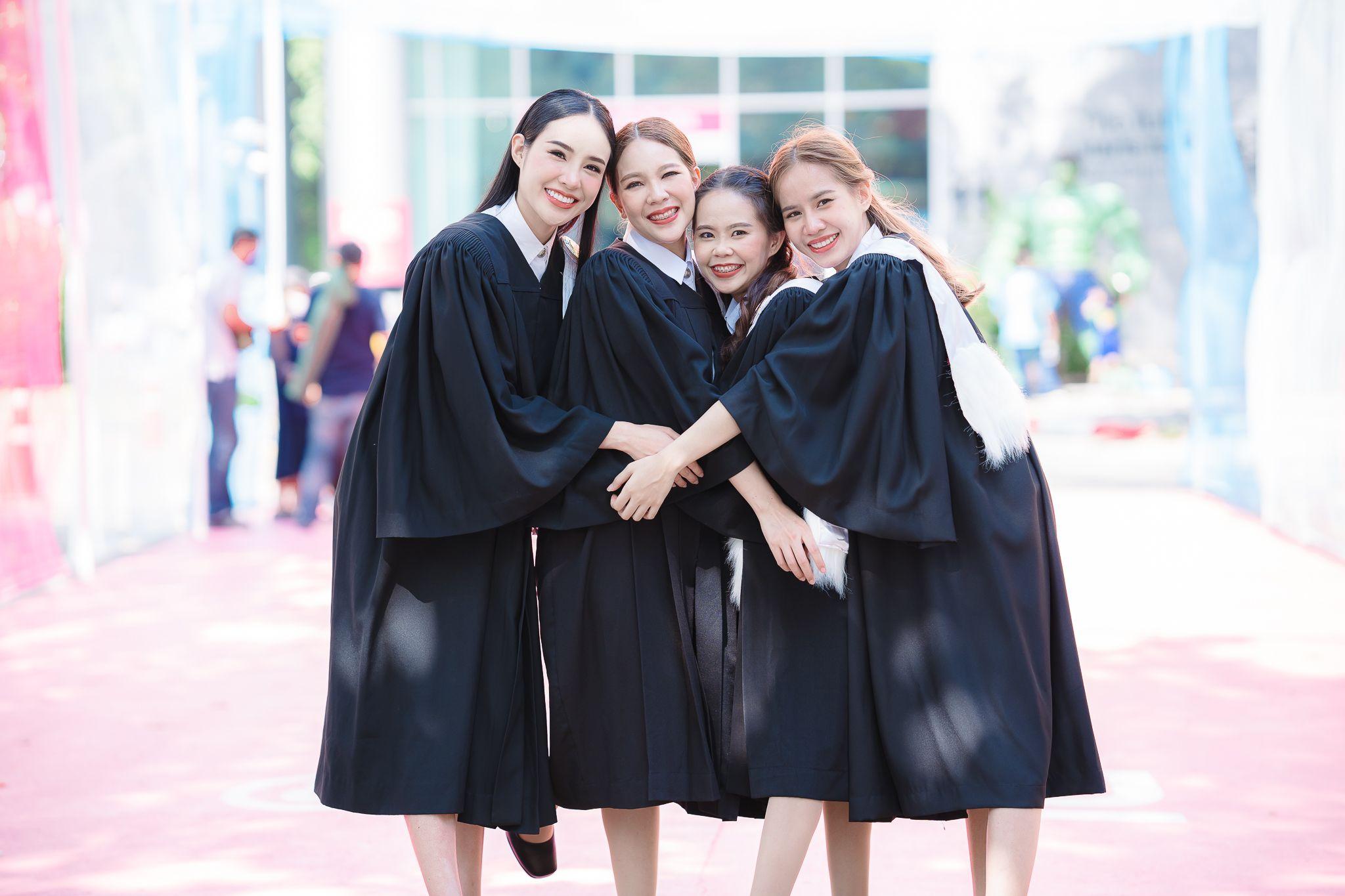 ผลงานรับปริญญา มหาวิทยาลัยศรีปทุม โดย APHRODITE GALLERIES ภาพที่ 9