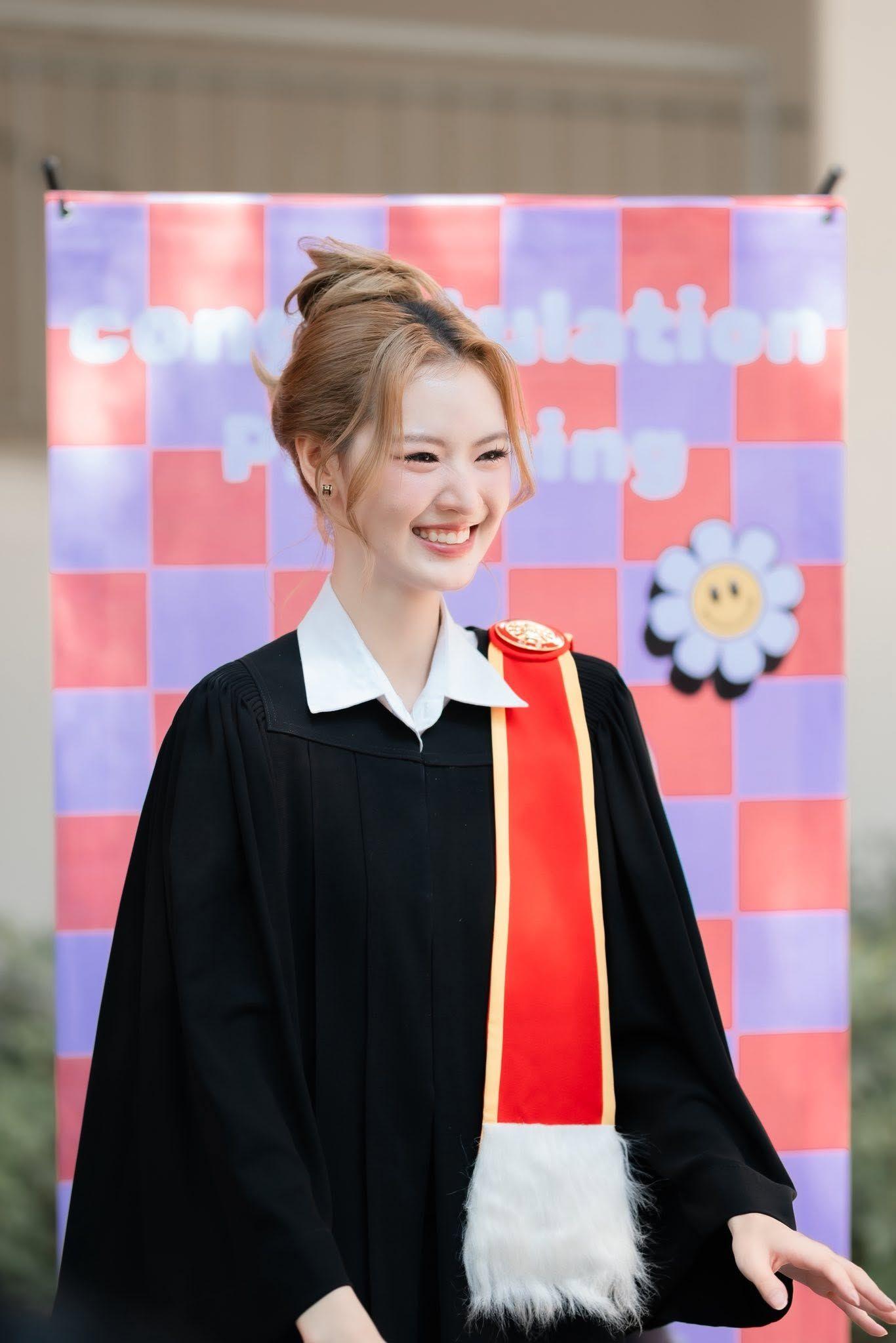 ผลงานรับปริญญา มหาวิทยาลัยธรรมศาสตร์ โดย JJ.Buddy Photographer ภาพที่ 3