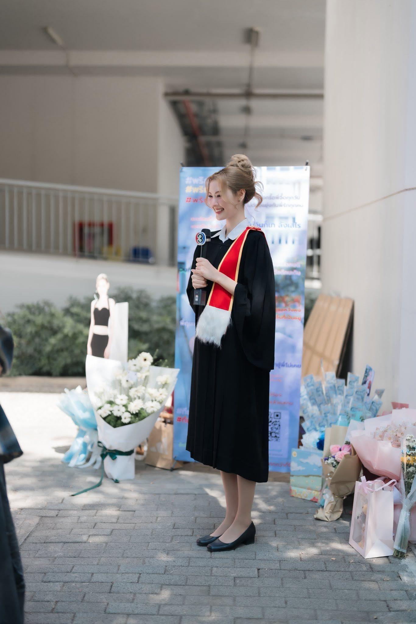 ผลงานรับปริญญา มหาวิทยาลัยธรรมศาสตร์ โดย JJ.Buddy Photographer ภาพที่ 9