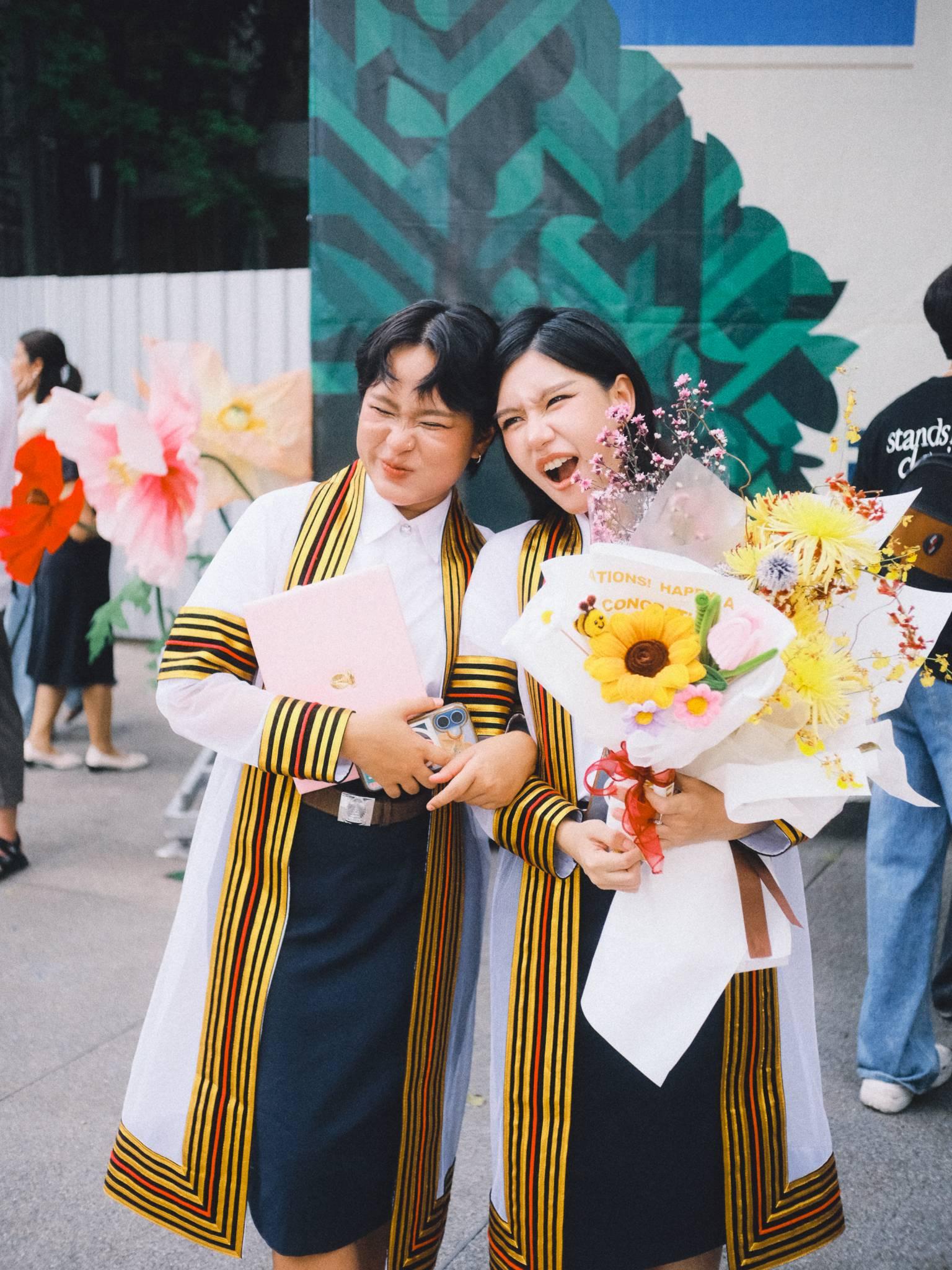 ผลงานรับปริญญา จุฬาลงกรณ์มหาวิทยาลัย โดย riz ภาพที่ 8