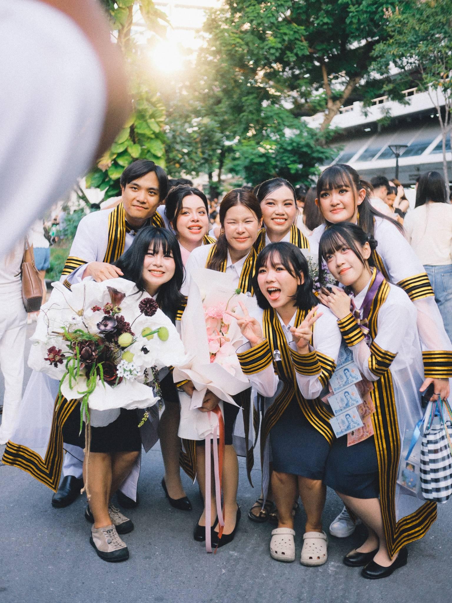ผลงานรับปริญญา จุฬาลงกรณ์มหาวิทยาลัย โดย riz ภาพที่ 12