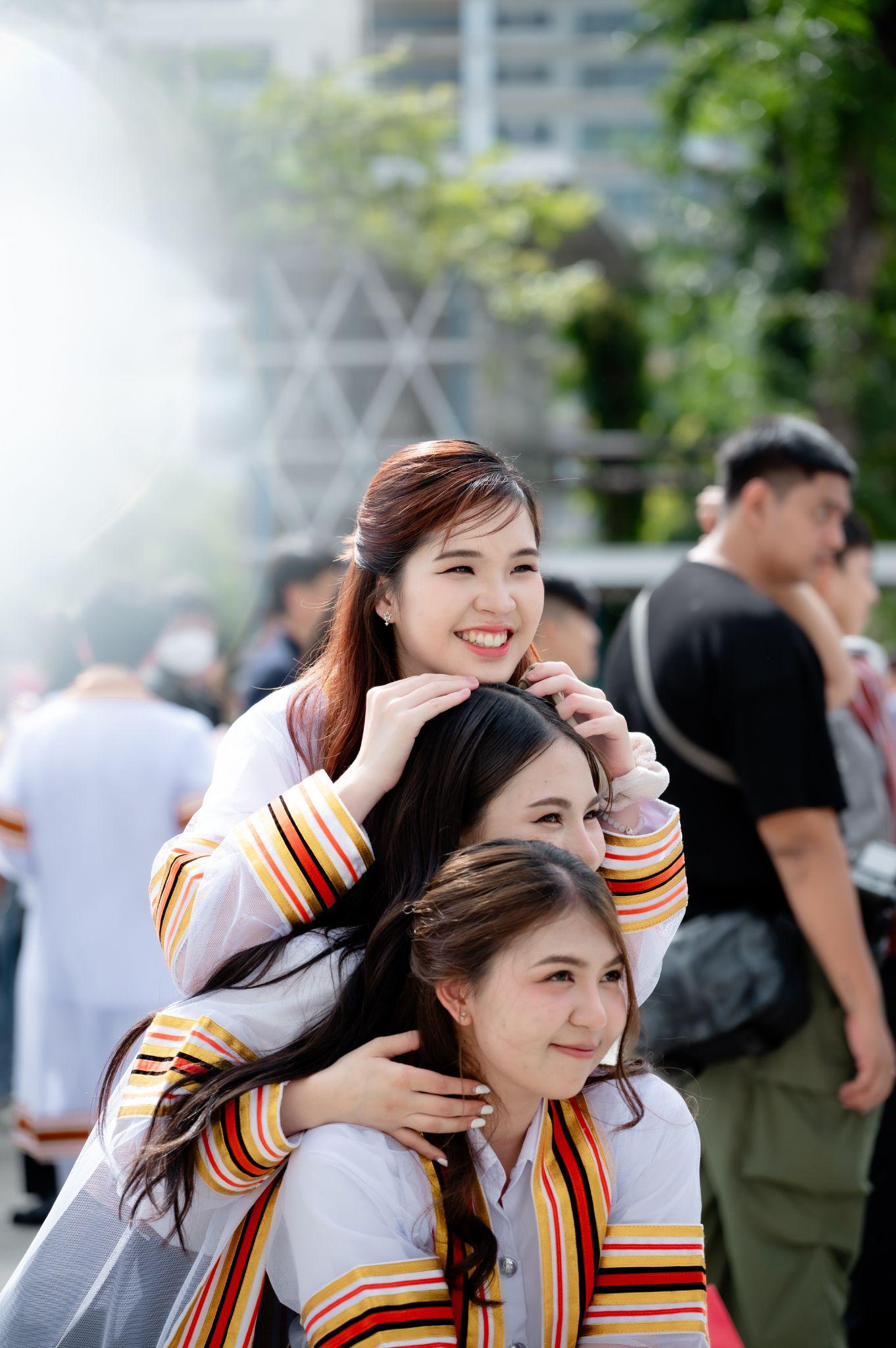 ผลงานรับปริญญา มหาวิทยาลัยขอนแก่น โดย SWK.Photography ภาพที่ 4
