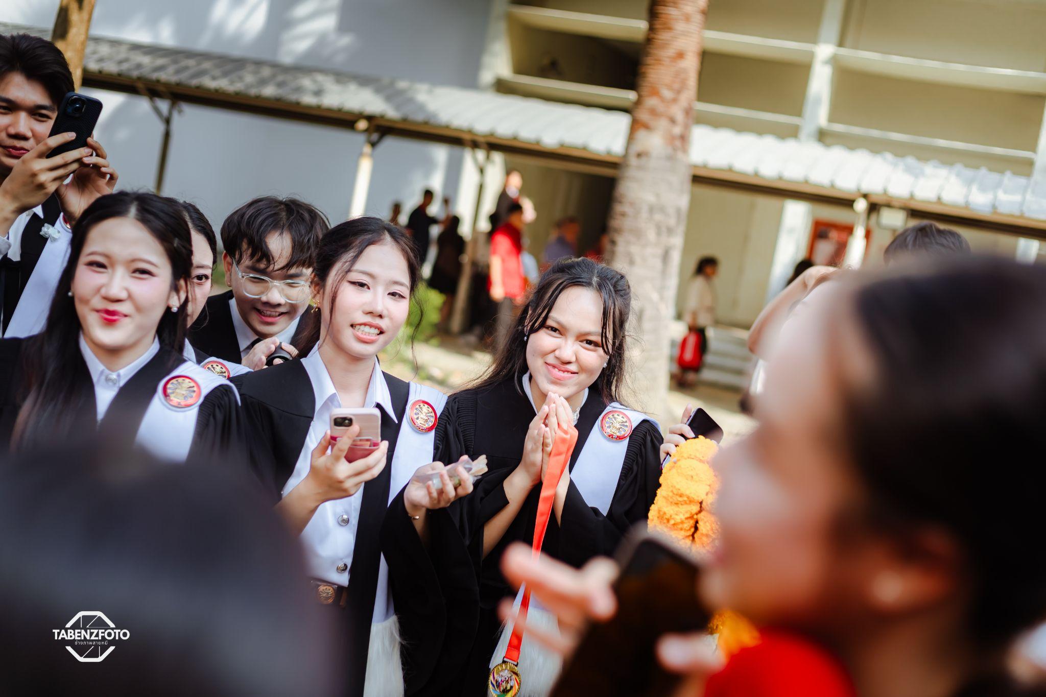 ผลงานรับปริญญา มหาวิทยาลัยธรรมศาสตร์ โดย TaBenzFoTo ภาพที่ 11