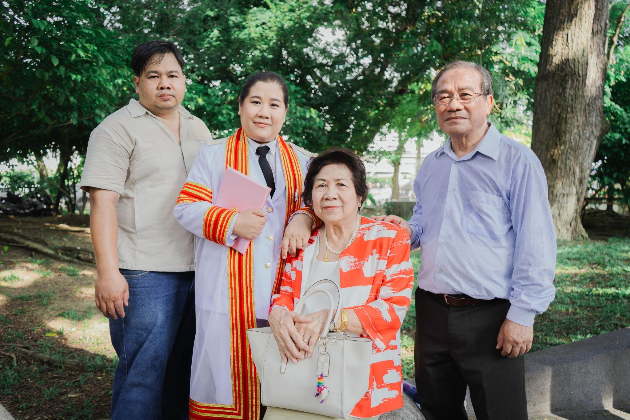 ผลงานรับปริญญา จุฬาลงกรณ์มหาวิทยาลัย โดย TaBenzFoTo ภาพที่ 13