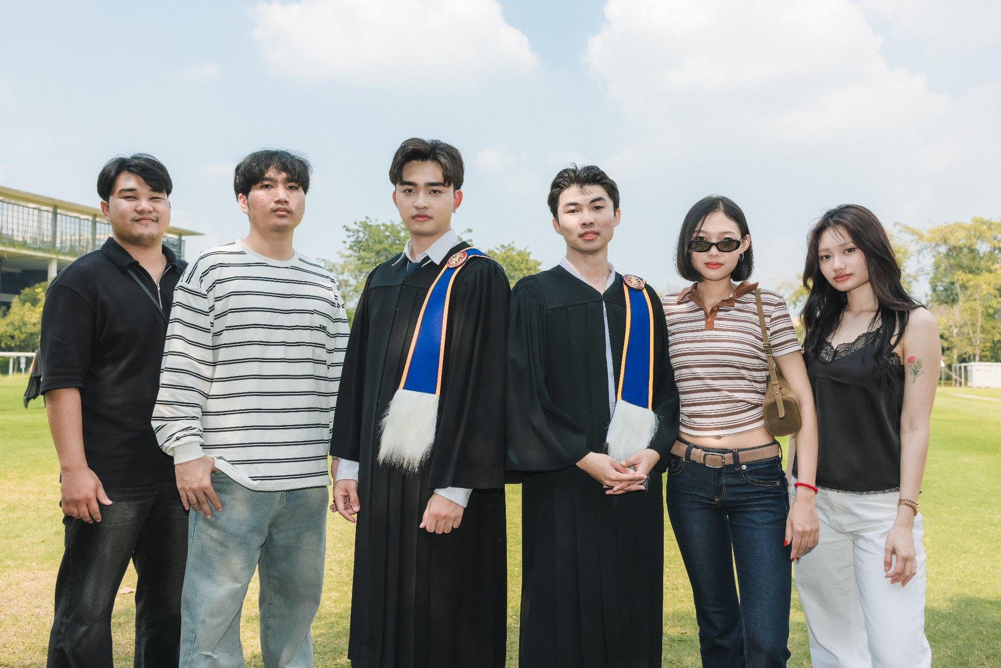 ผลงานรับปริญญา มหาวิทยาลัยธรรมศาสตร์ โดย Castas Fames ภาพที่ 18