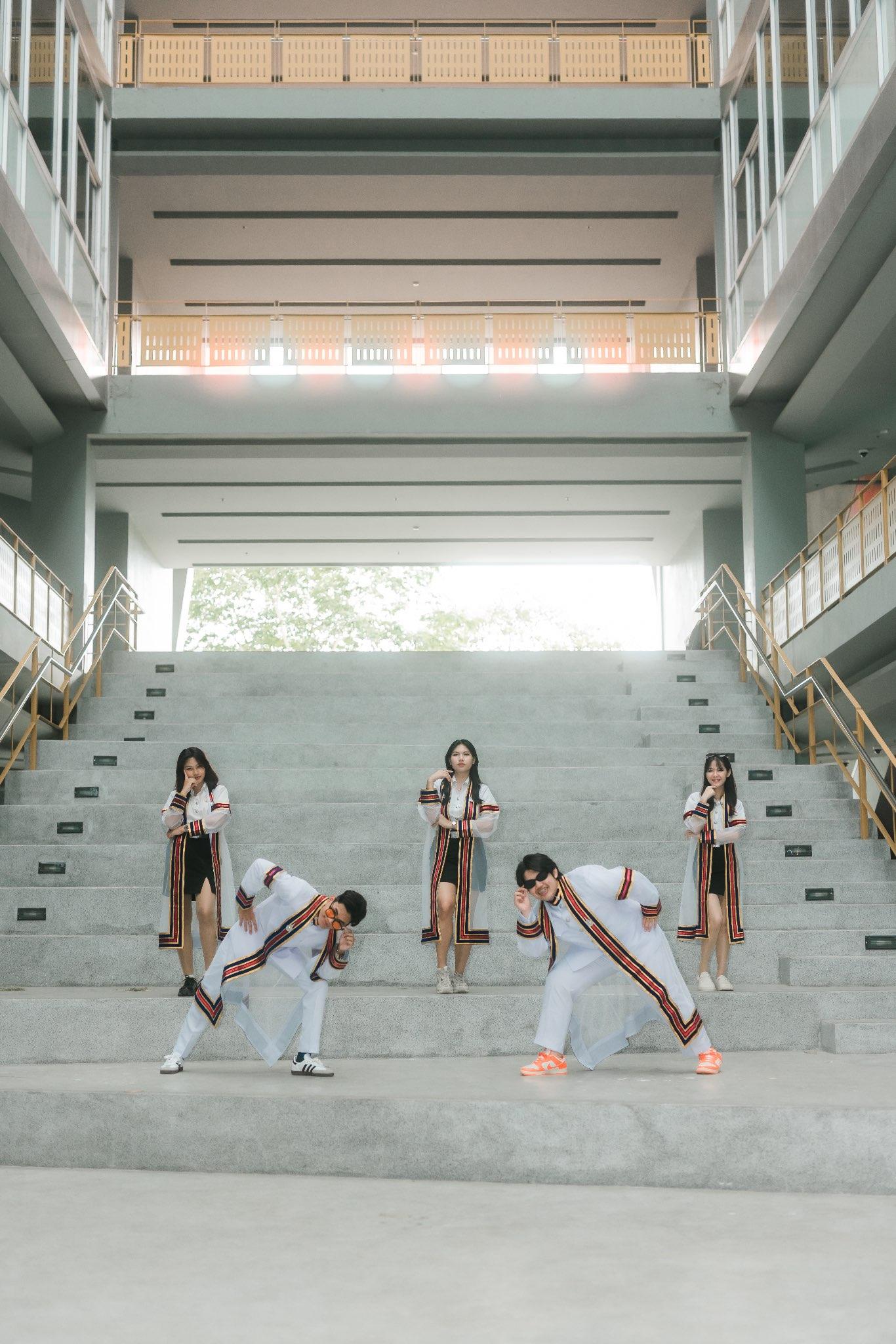 ผลงานรับปริญญา มหาวิทยาลัยเทคโนโลยีราชมงคลธัญบุรี โดย Castas Fames ภาพที่ 17