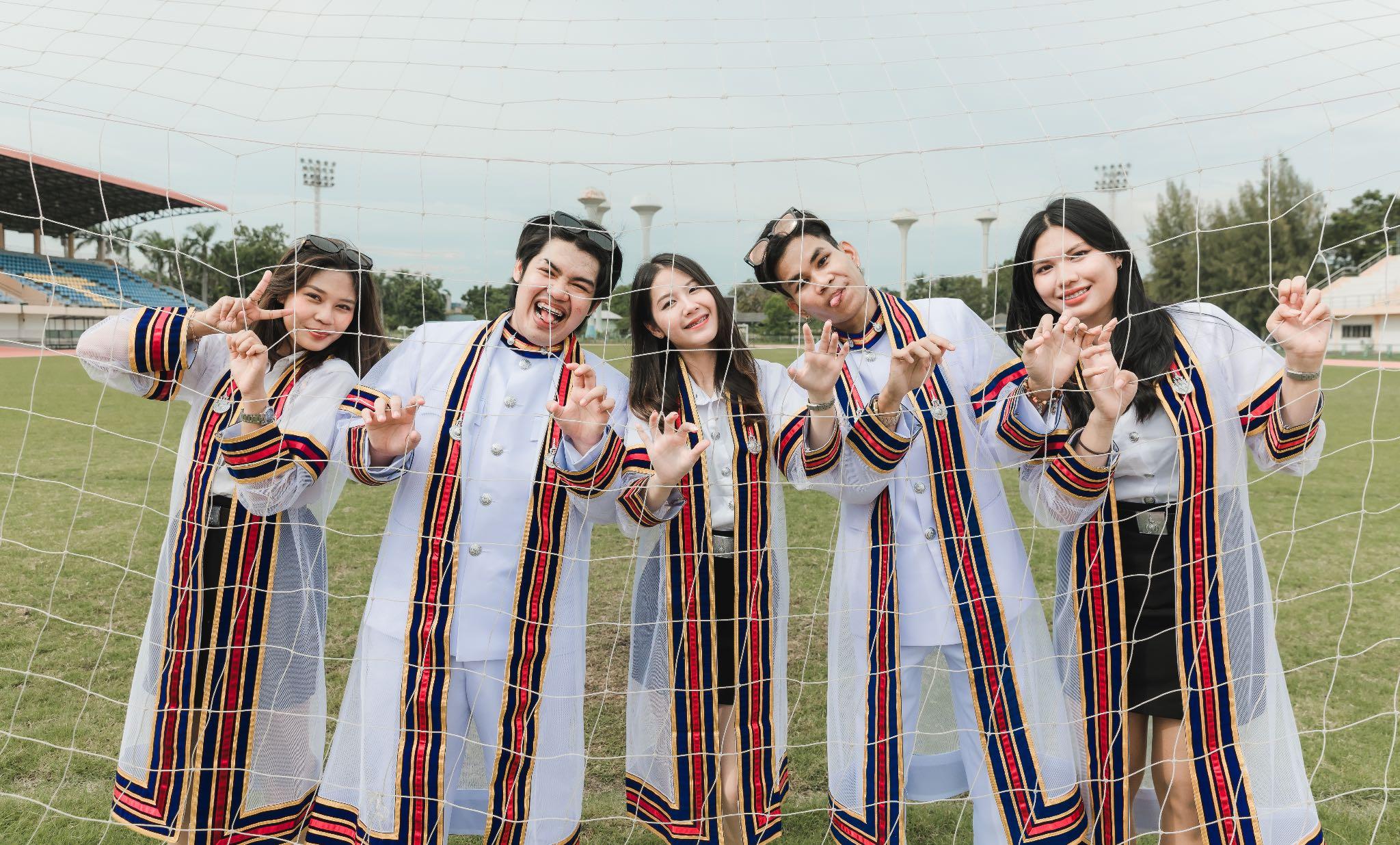 ผลงานรับปริญญา มหาวิทยาลัยเทคโนโลยีราชมงคลธัญบุรี โดย Castas Fames ภาพที่ 9