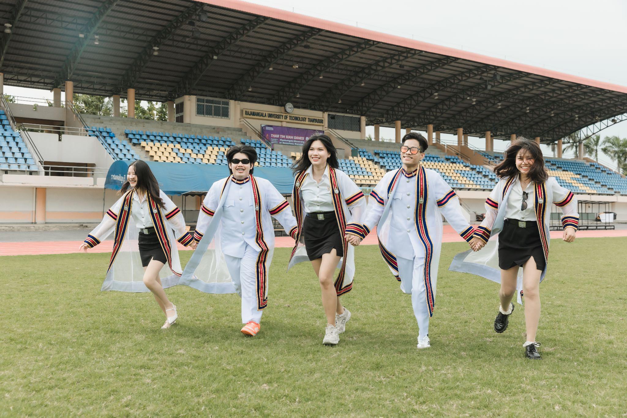 ผลงานรับปริญญา มหาวิทยาลัยเทคโนโลยีราชมงคลธัญบุรี โดย Castas Fames ภาพที่ 10