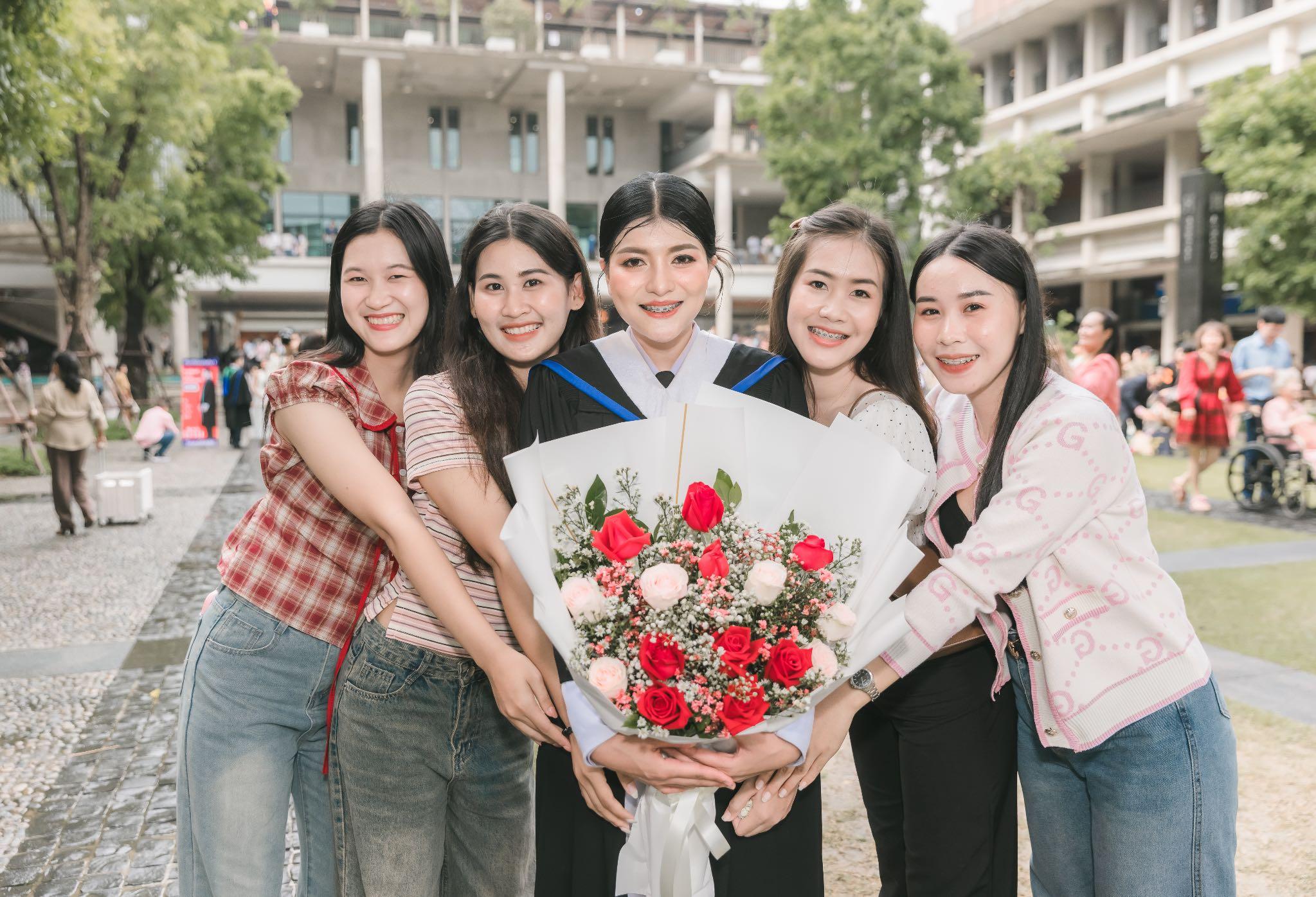 ผลงานรับปริญญา มหาวิทยาลัยมหิดล โดย Castas Fames ภาพที่ 12