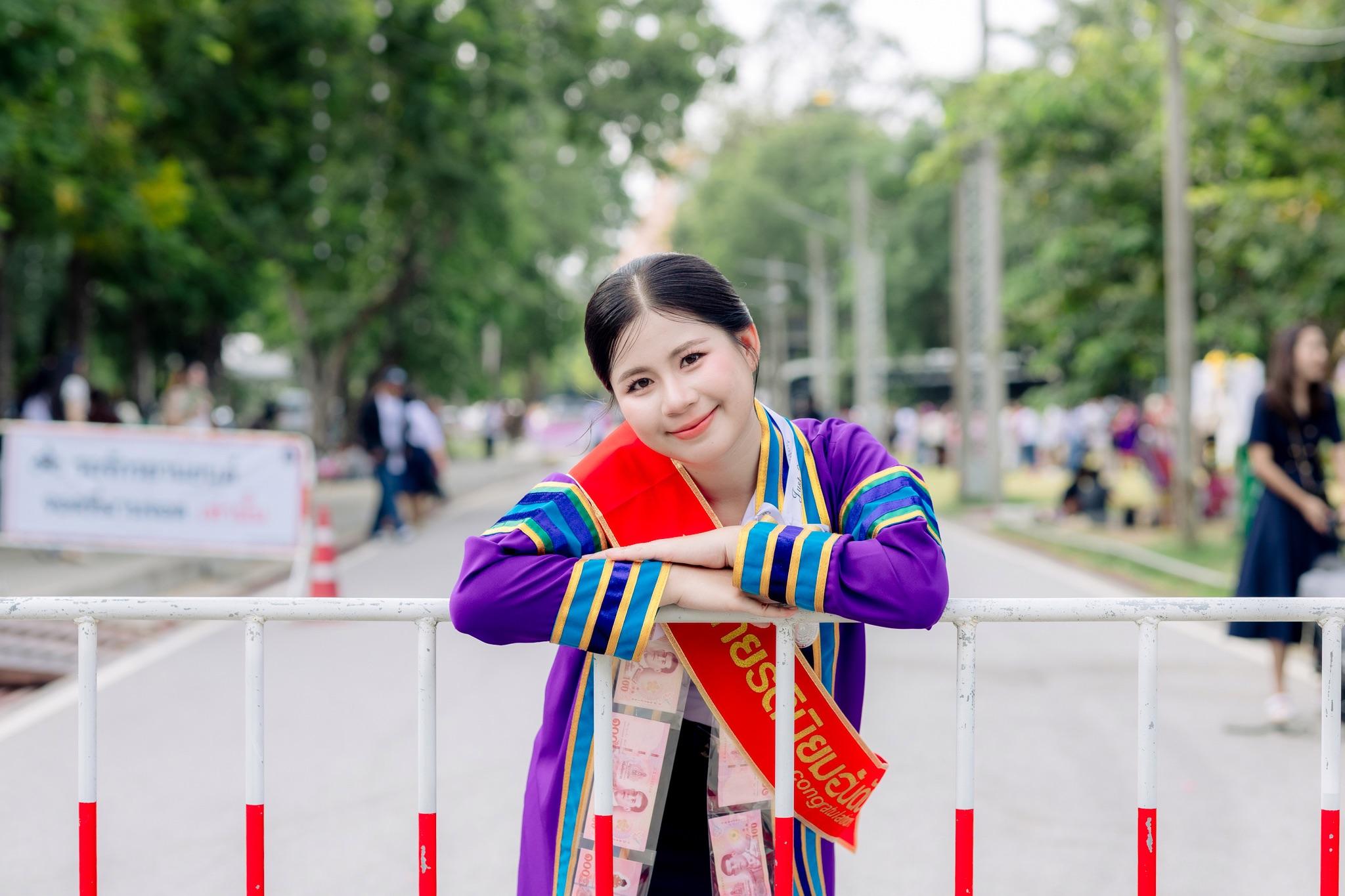 ผลงานรับปริญญา โดย Samart Photo ภาพที่ 2