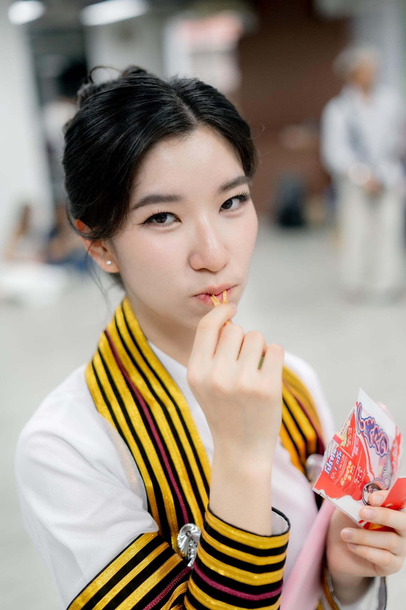 ผลงานรับปริญญา จุฬาลงกรณ์มหาวิทยาลัย โดย H A N G P h o t o ภาพที่ 13