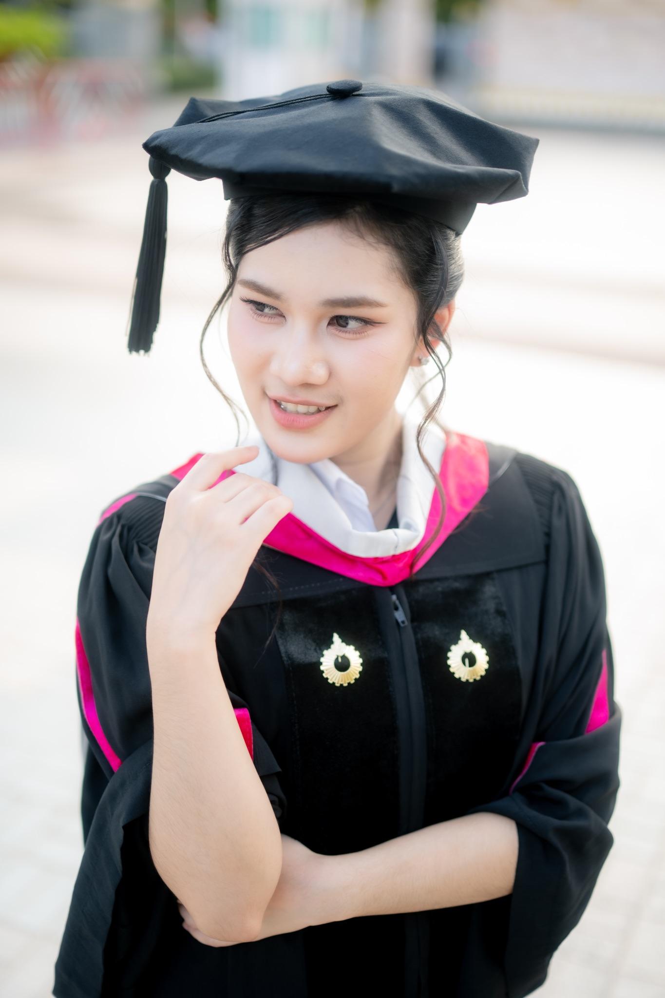 ผลงานรับปริญญา มหาวิทยาลัยรังสิต โดย H A N G P h o t o ภาพที่ 4