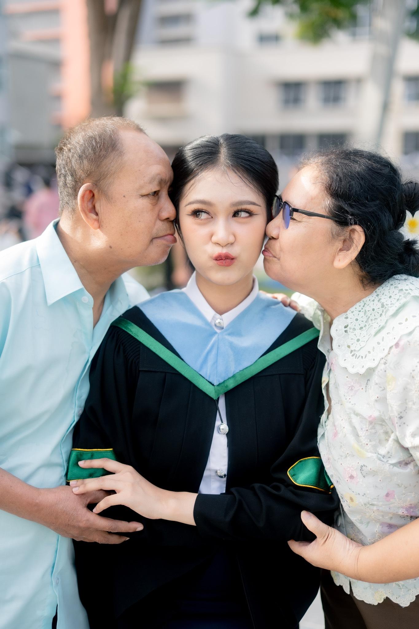 ผลงานรับปริญญา มหาวิทยาลัยราชภัฏเทพสตรี โดย H A N G P h o t o ภาพที่ 2