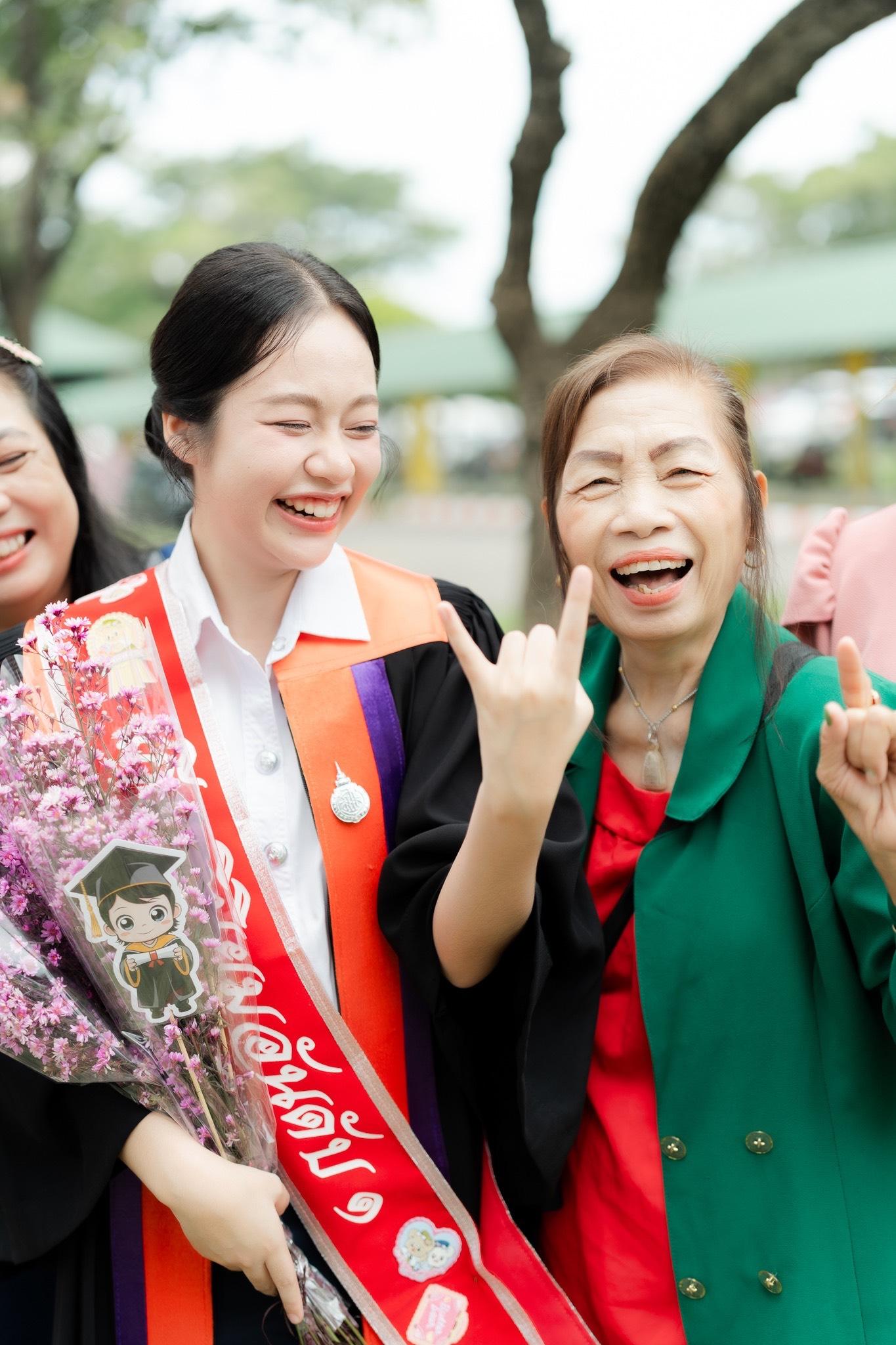 ผลงานรับปริญญา มหาวิทยาลัยวลัยลักษณ์ โดย snaps_dash ภาพที่ 6
