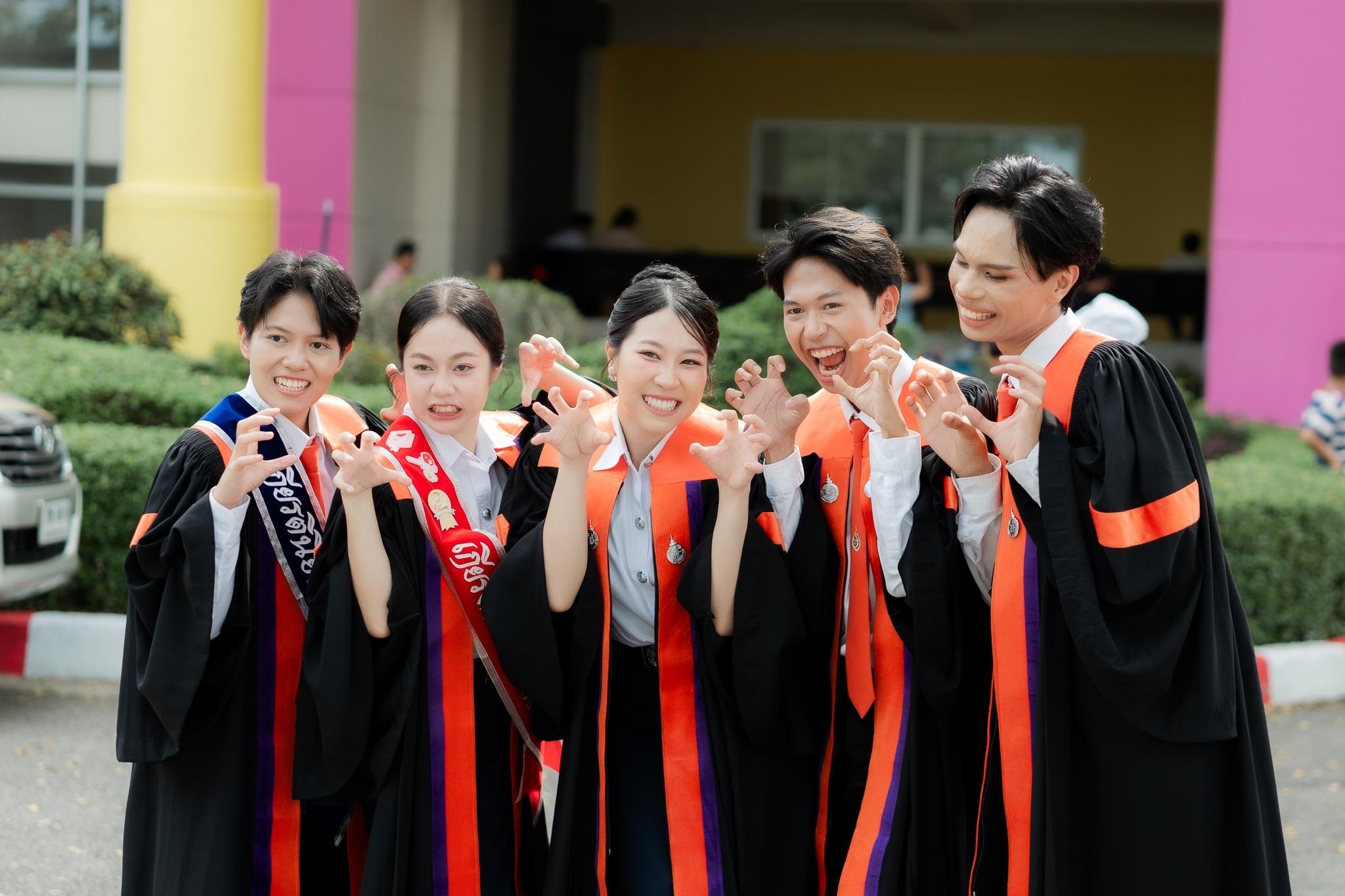 ผลงานรับปริญญา มหาวิทยาลัยวลัยลักษณ์ โดย snaps_dash ภาพที่ 11