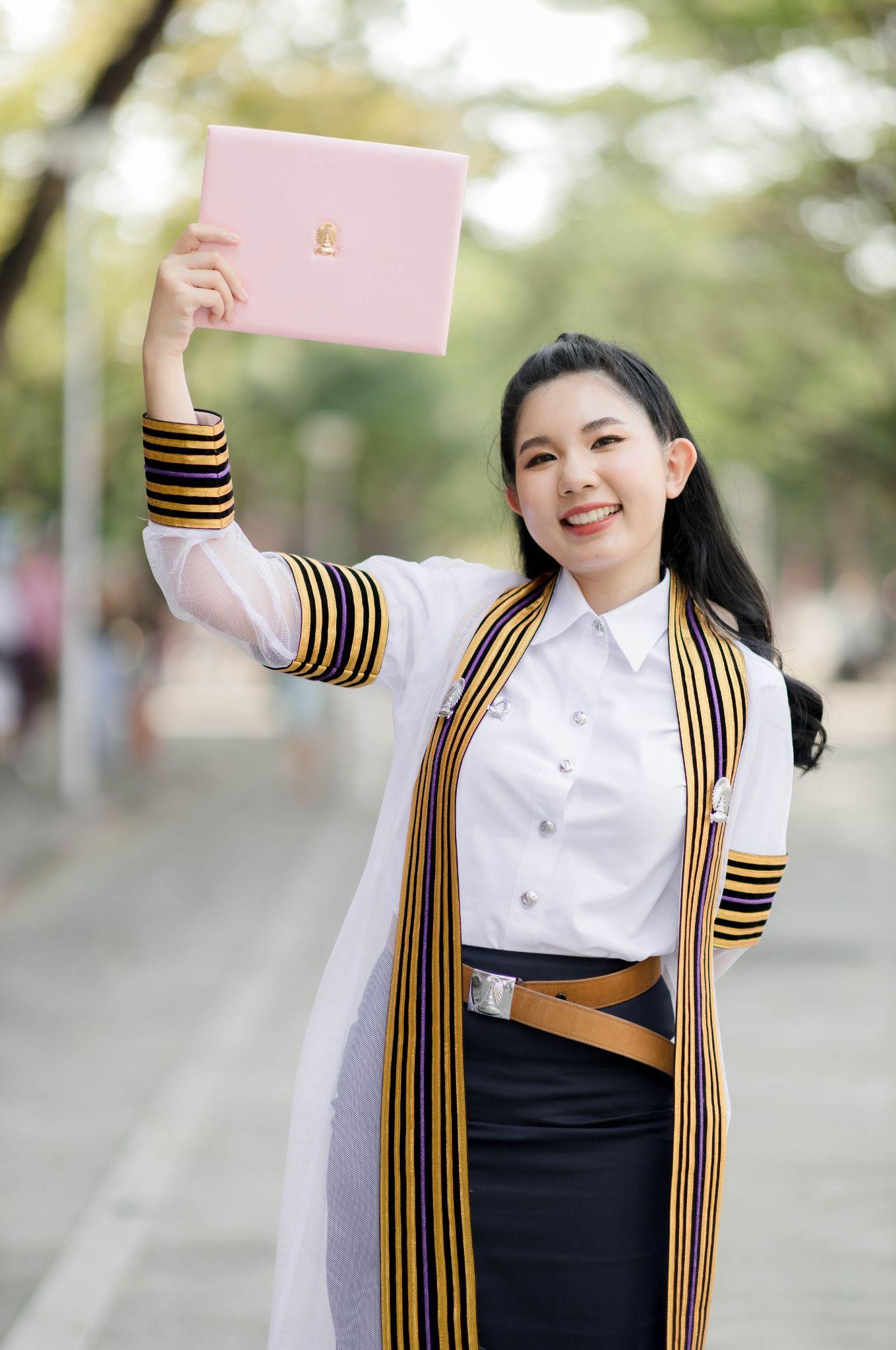 ผลงานรับปริญญา จุฬาลงกรณ์มหาวิทยาลัย โดย หนวดแมว ภาพที่ 5