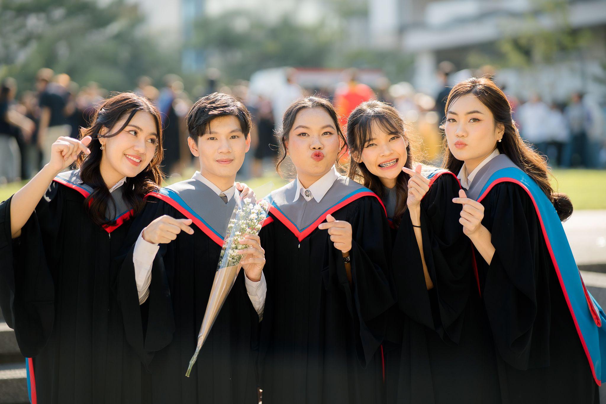 ผลงานรับปริญญา มหาวิทยาลัยศรีนครินทรวิโรฒ โดย AeffSnap ภาพที่ 3
