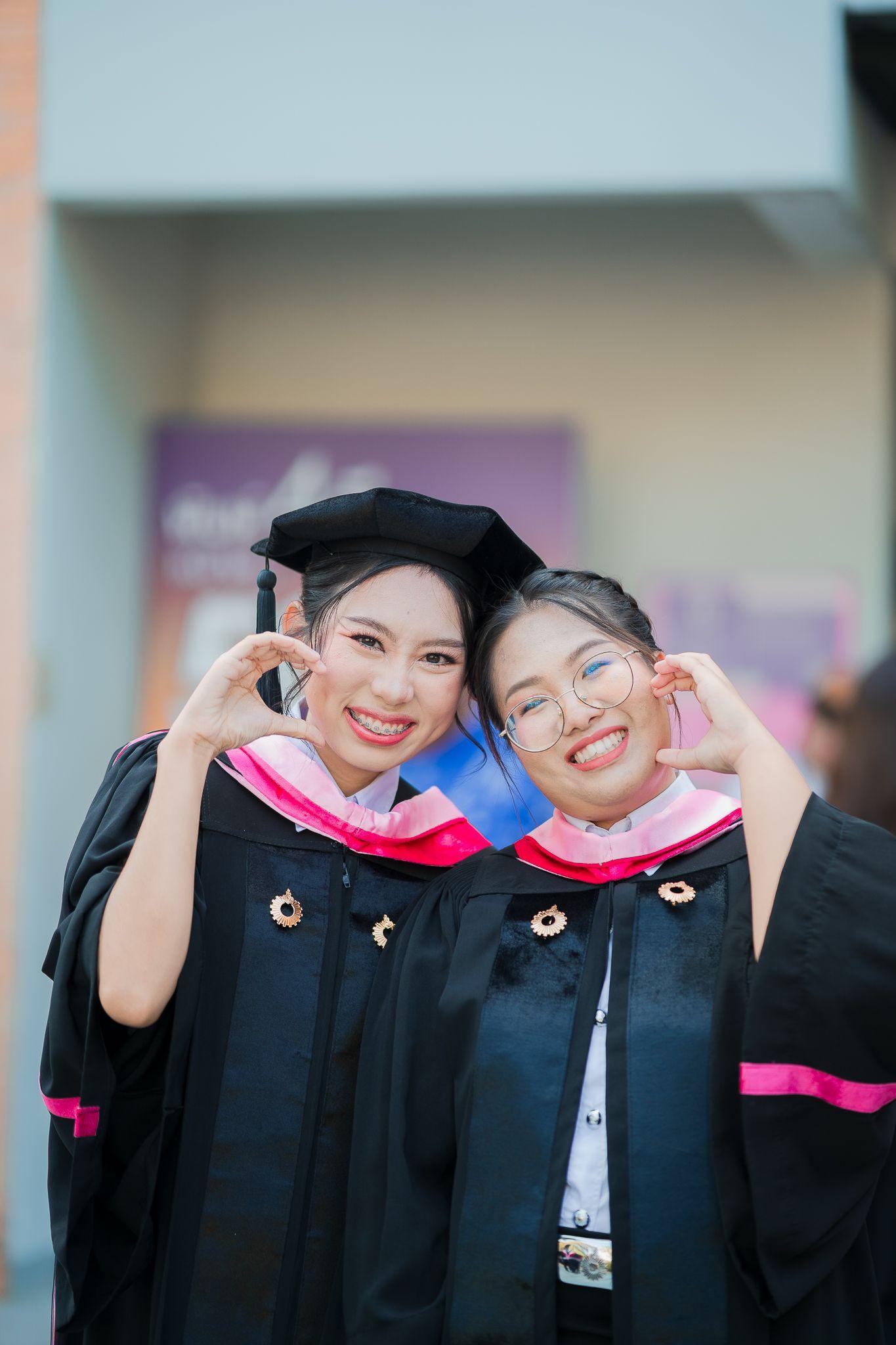 ผลงานรับปริญญา มหาวิทยาลัยรังสิต โดย AeffSnap ภาพที่ 2