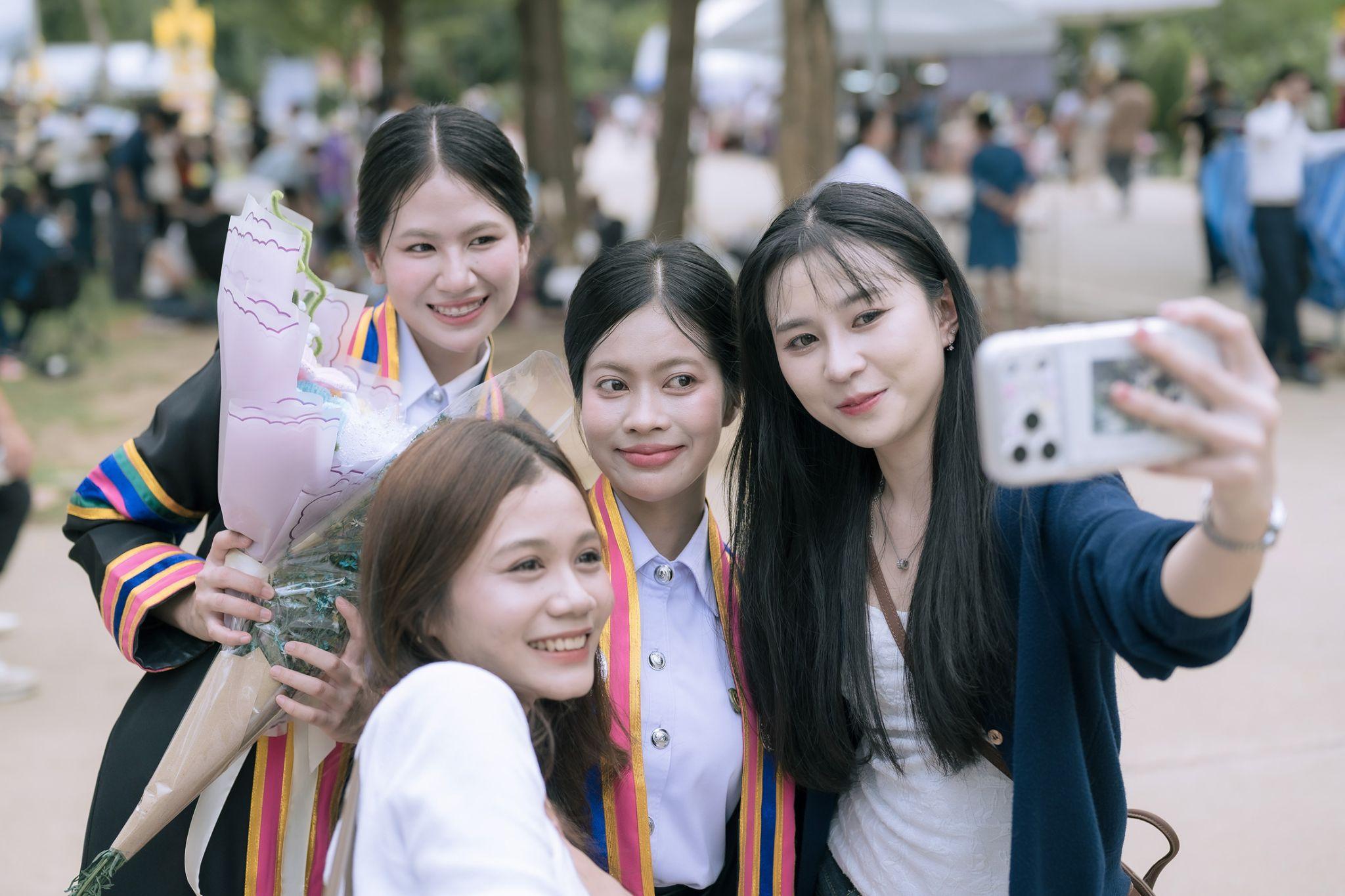 ผลงานรับปริญญา มหาวิทยาลัยราชภัฏนครปฐม โดย photokwang ภาพที่ 9