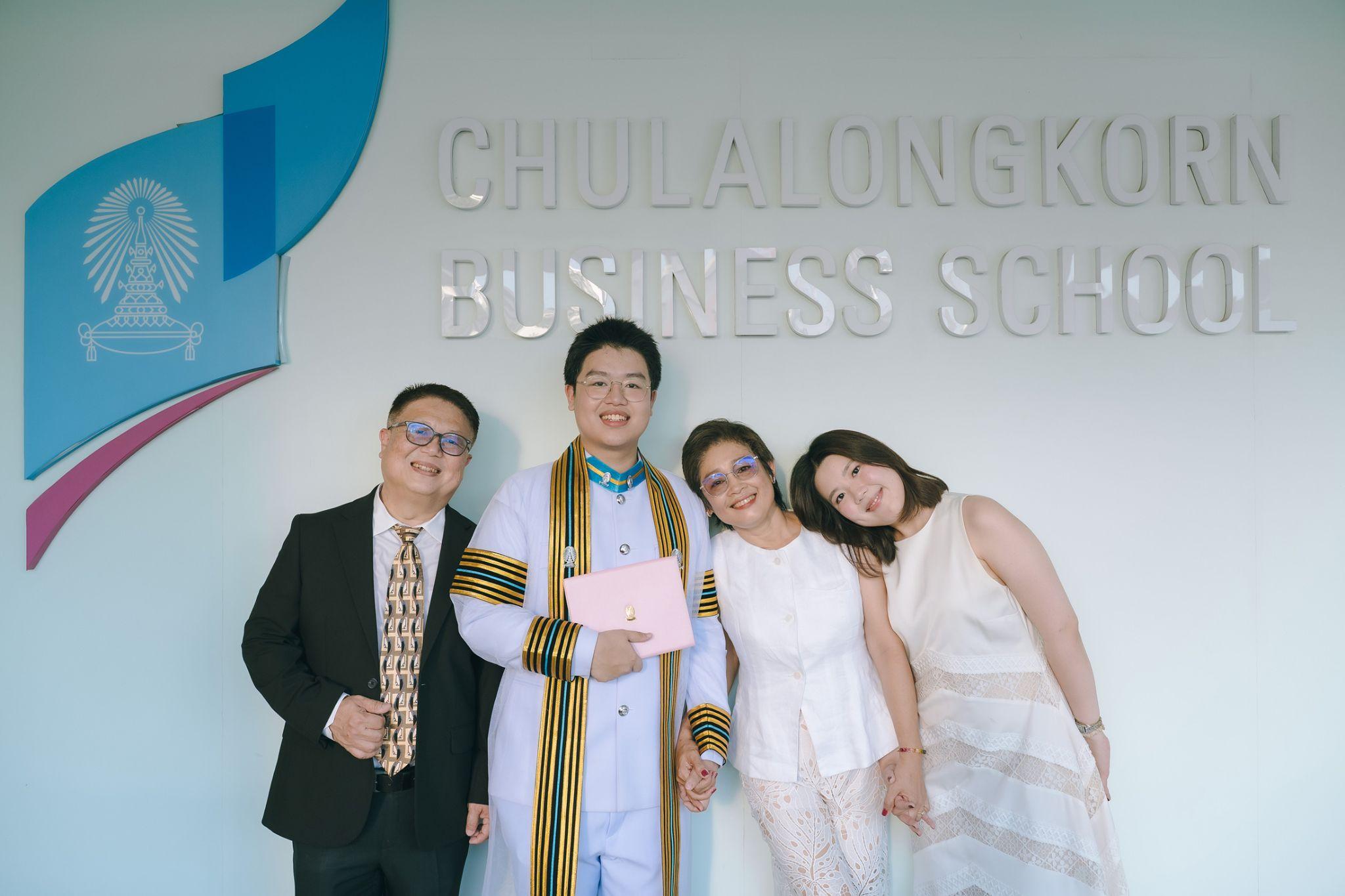 ผลงานรับปริญญา จุฬาลงกรณ์มหาวิทยาลัย โดย photokwang ภาพที่ 10