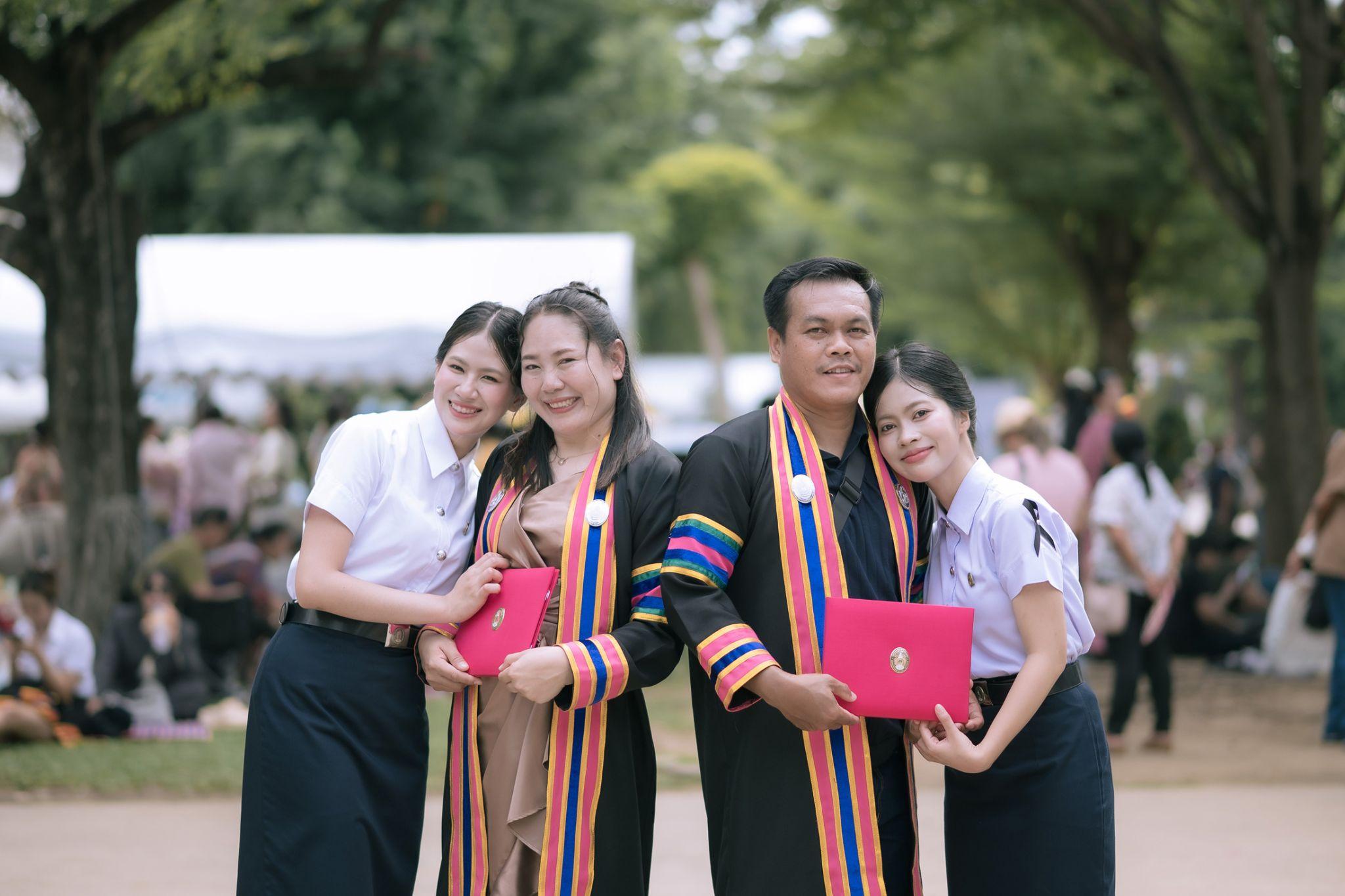 ผลงานรับปริญญา มหาวิทยาลัยราชภัฏนครปฐม โดย photokwang ภาพที่ 4